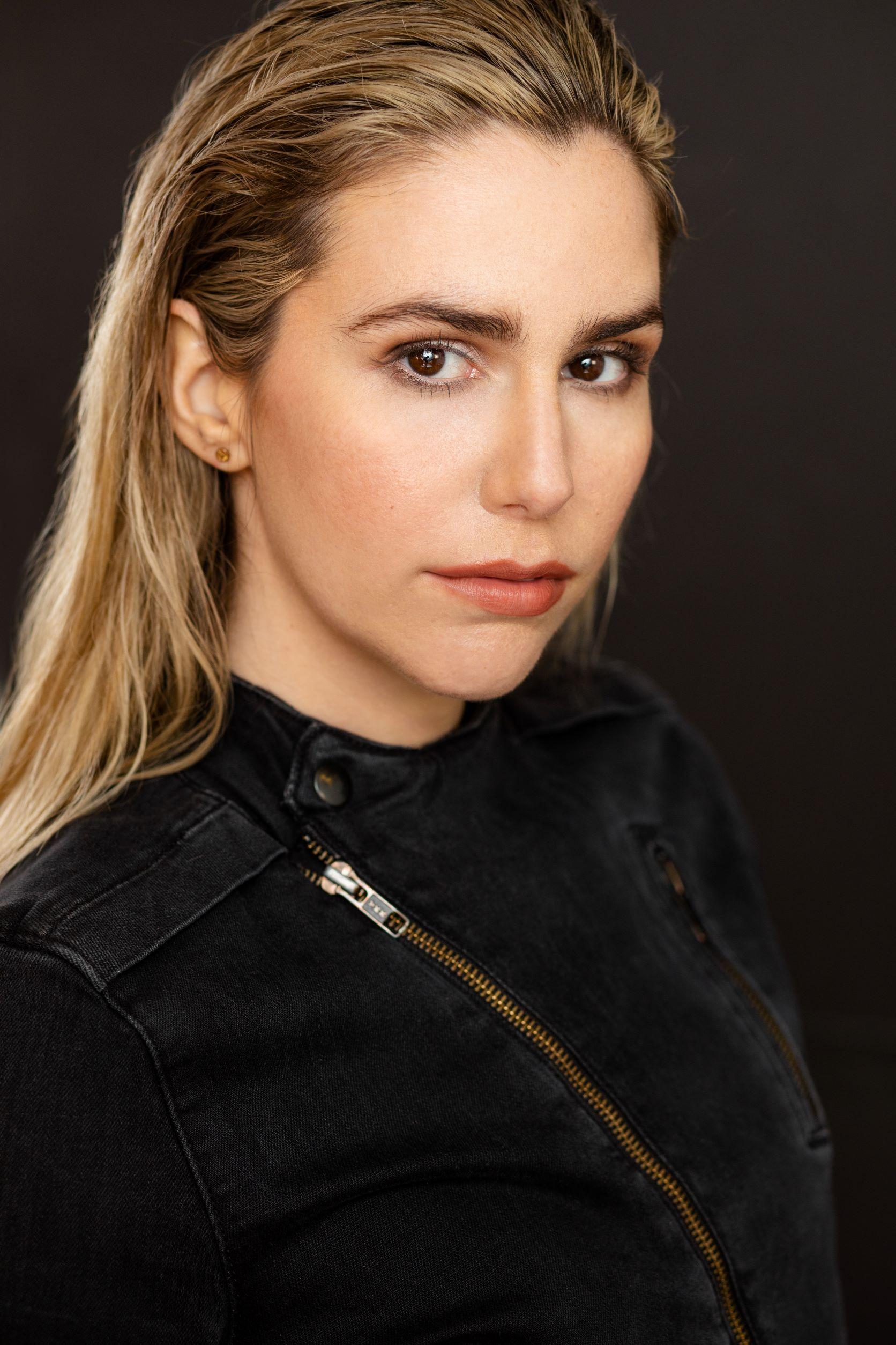 actor Savannah Lathem large photo