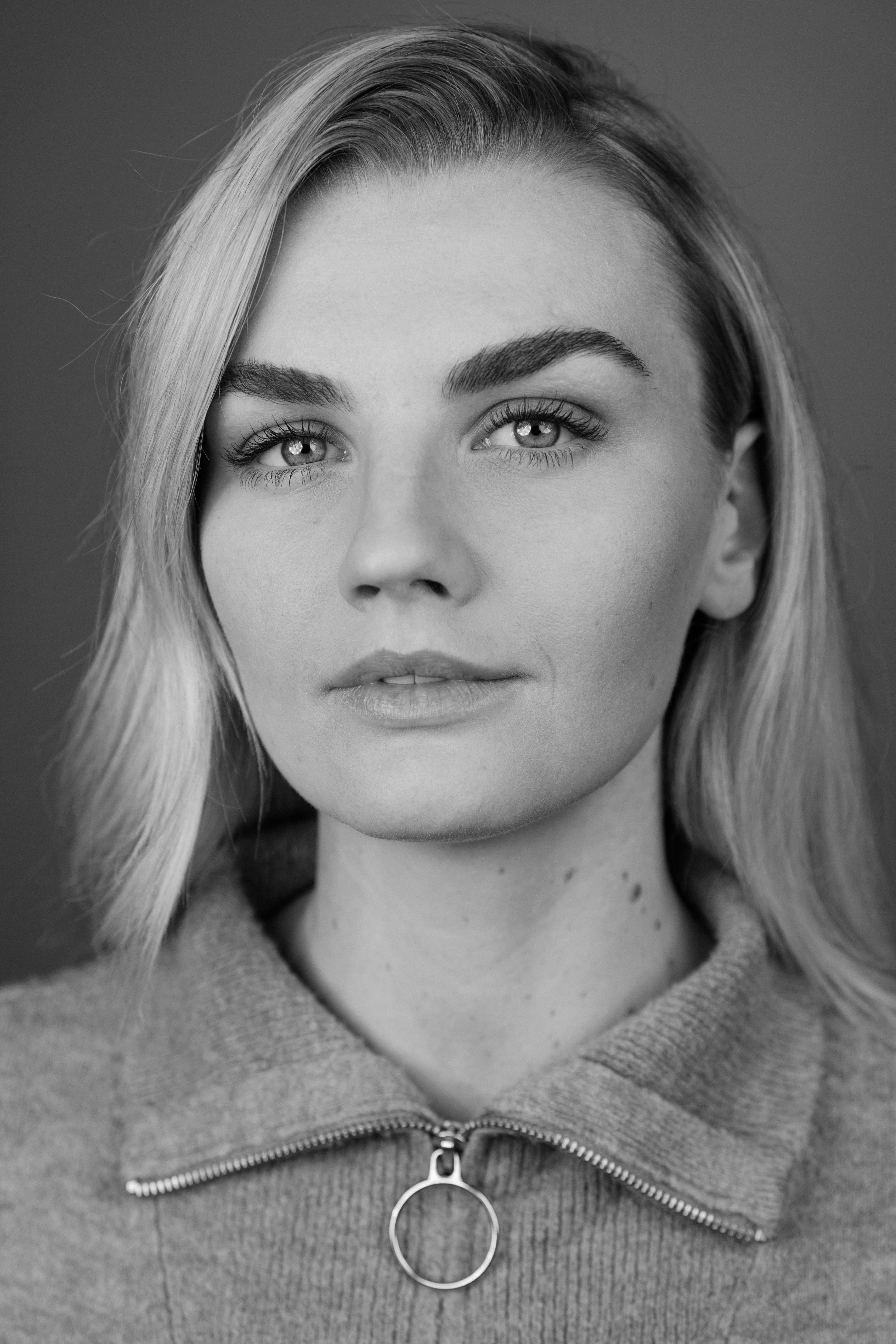 actor Isabelle Lindores large photo