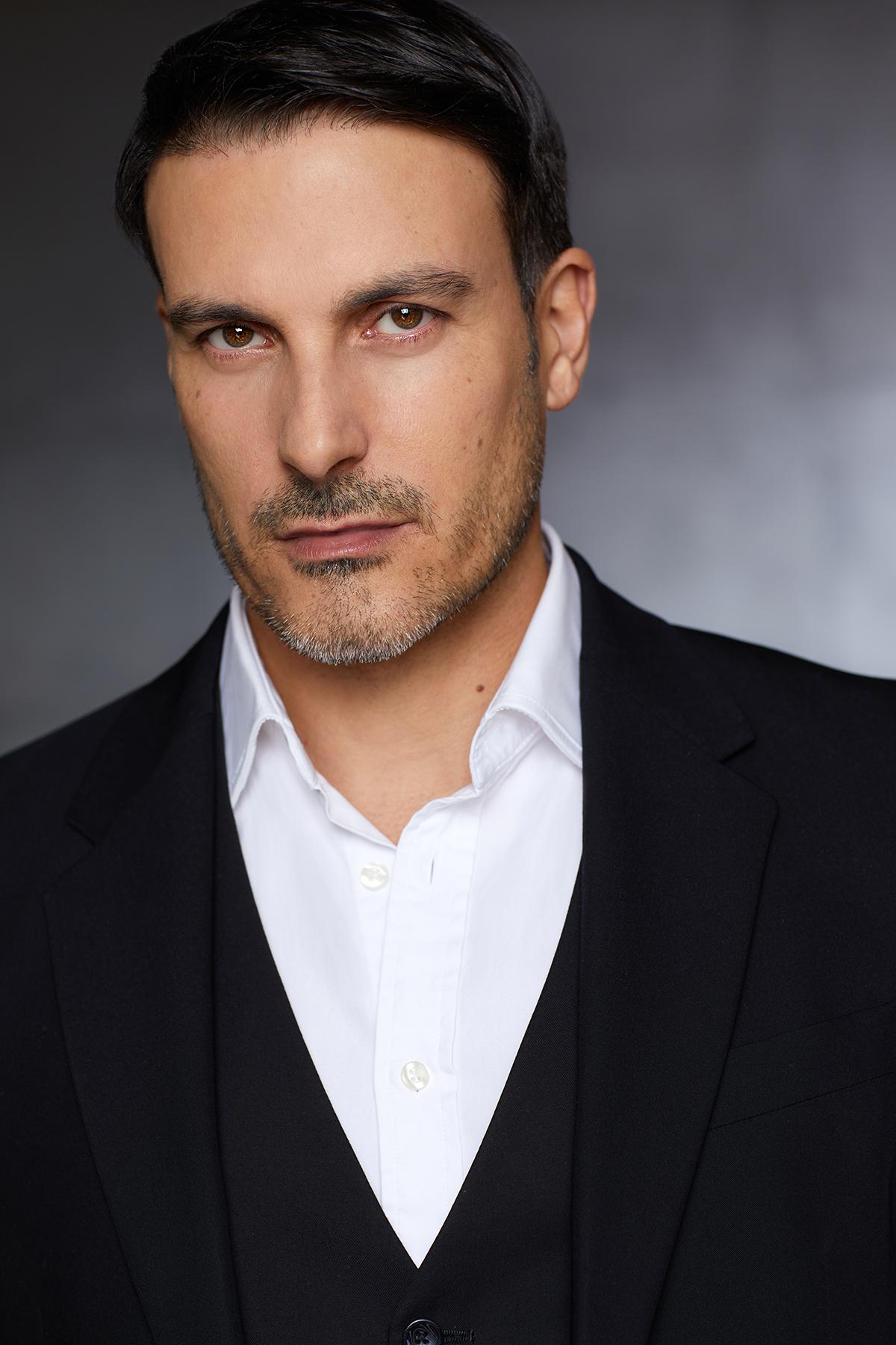 actor Luca Della Valle large photo