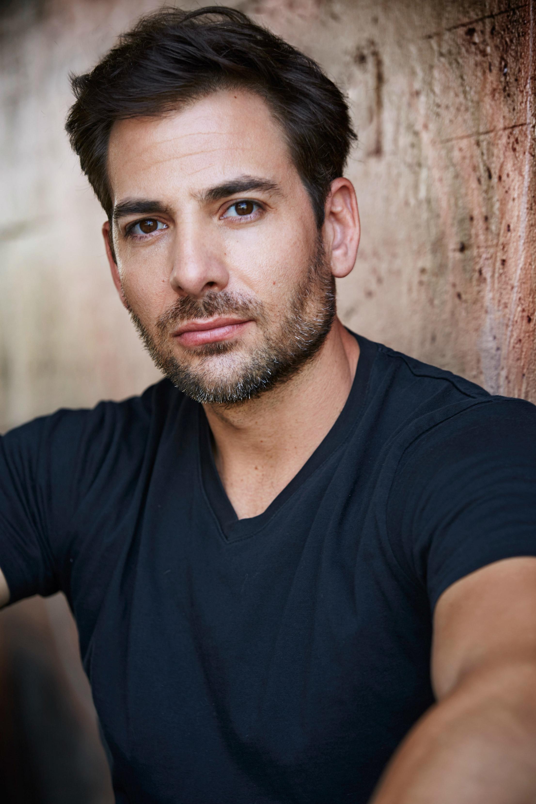 actor Chris Muto large photo