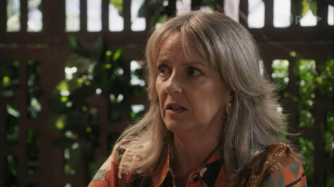 actor Lucinda Cowden large photo