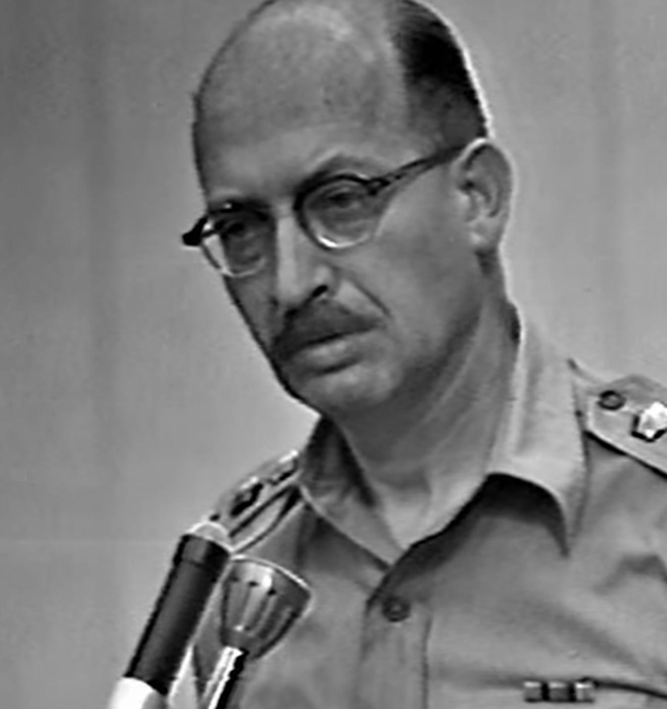 actor Avner W. Less large photo