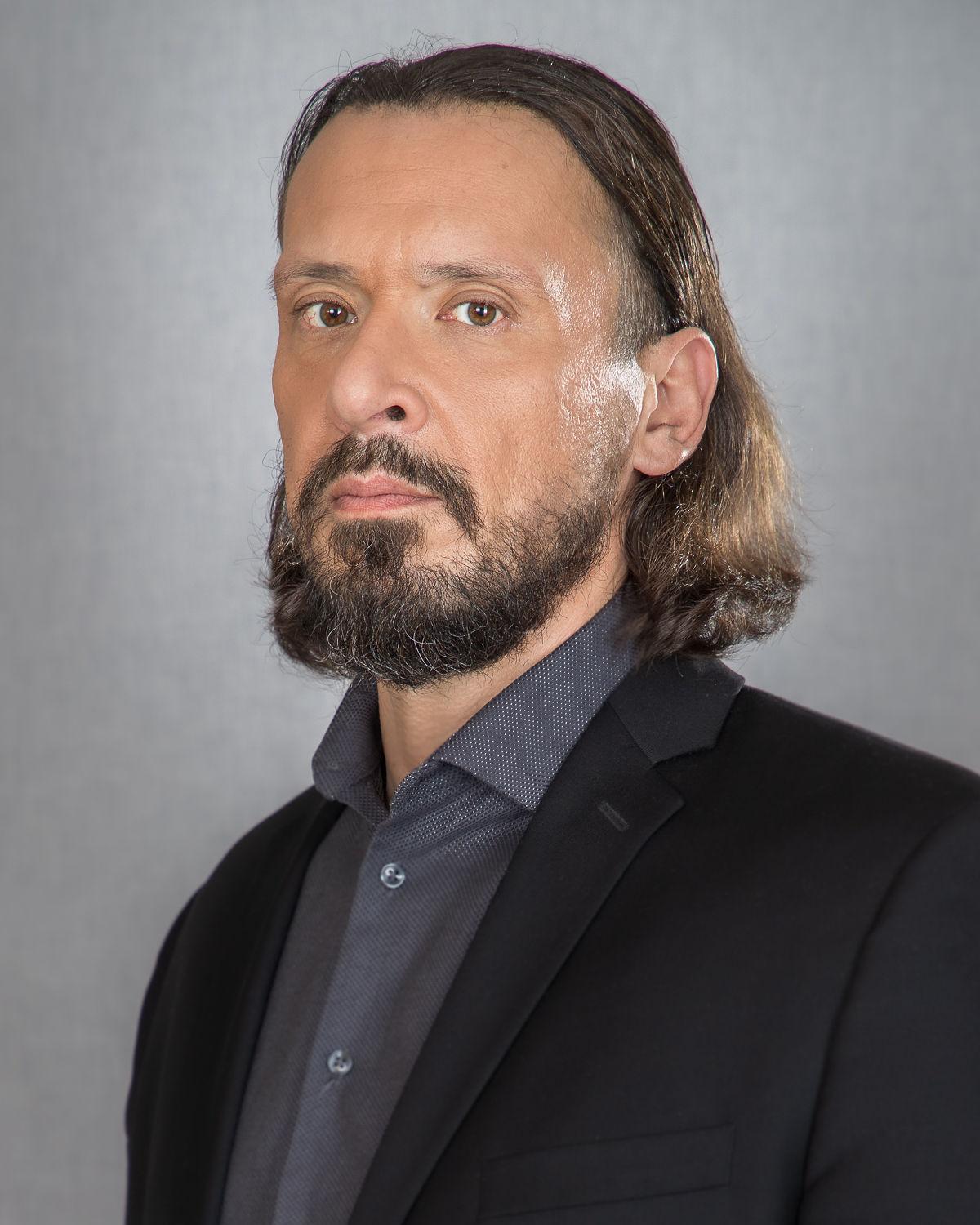 actor Mo Anouti large photo