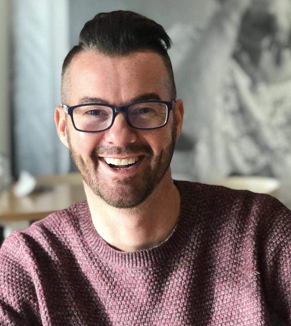 actor Carl Medland large photo