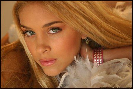 actor Brie Gabrielle large photo