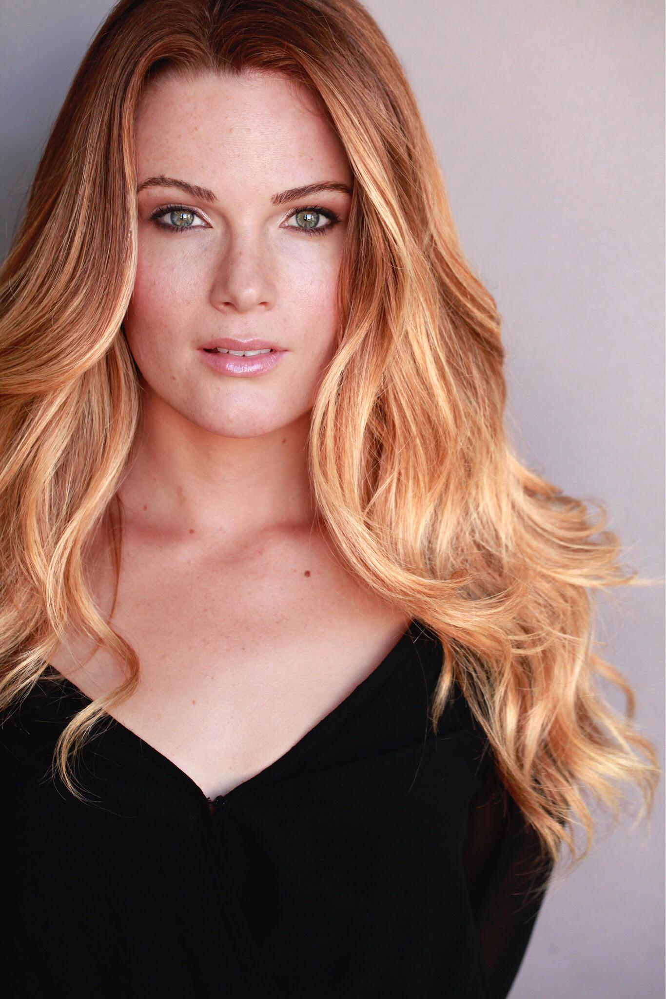 actor Shannon Lorance large photo