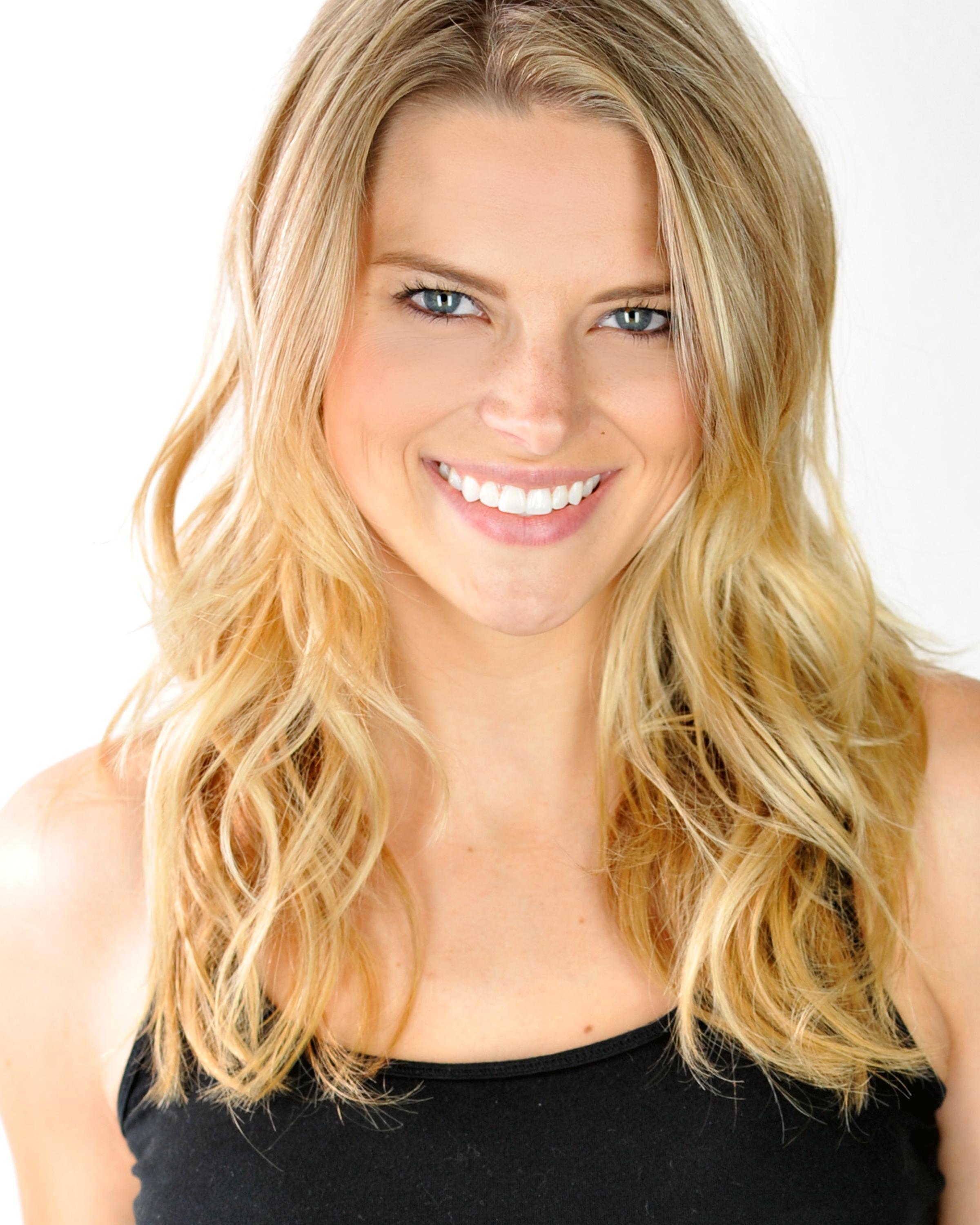 actor Heather Bonomo large photo