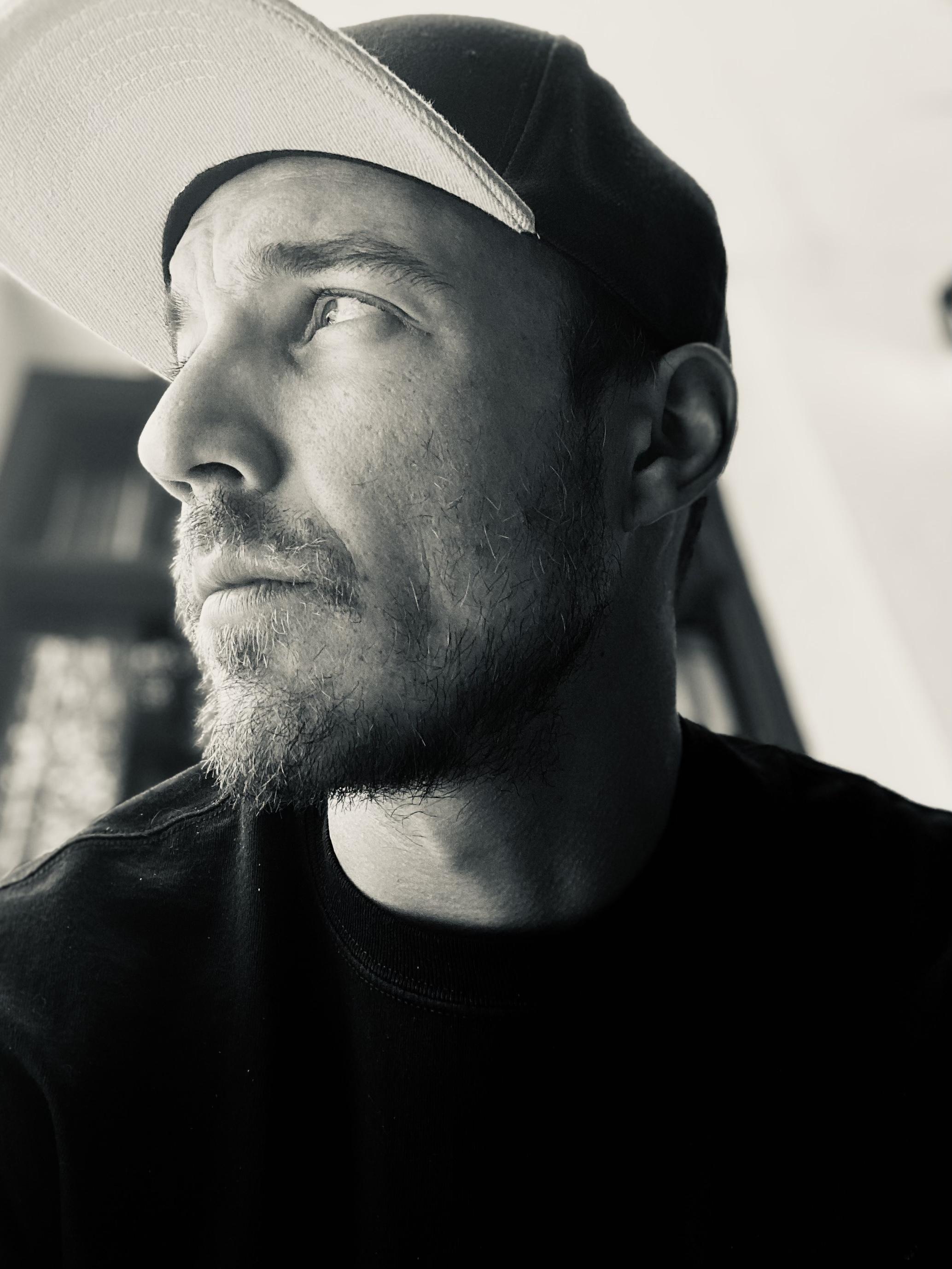 actor Kyle Brady large photo