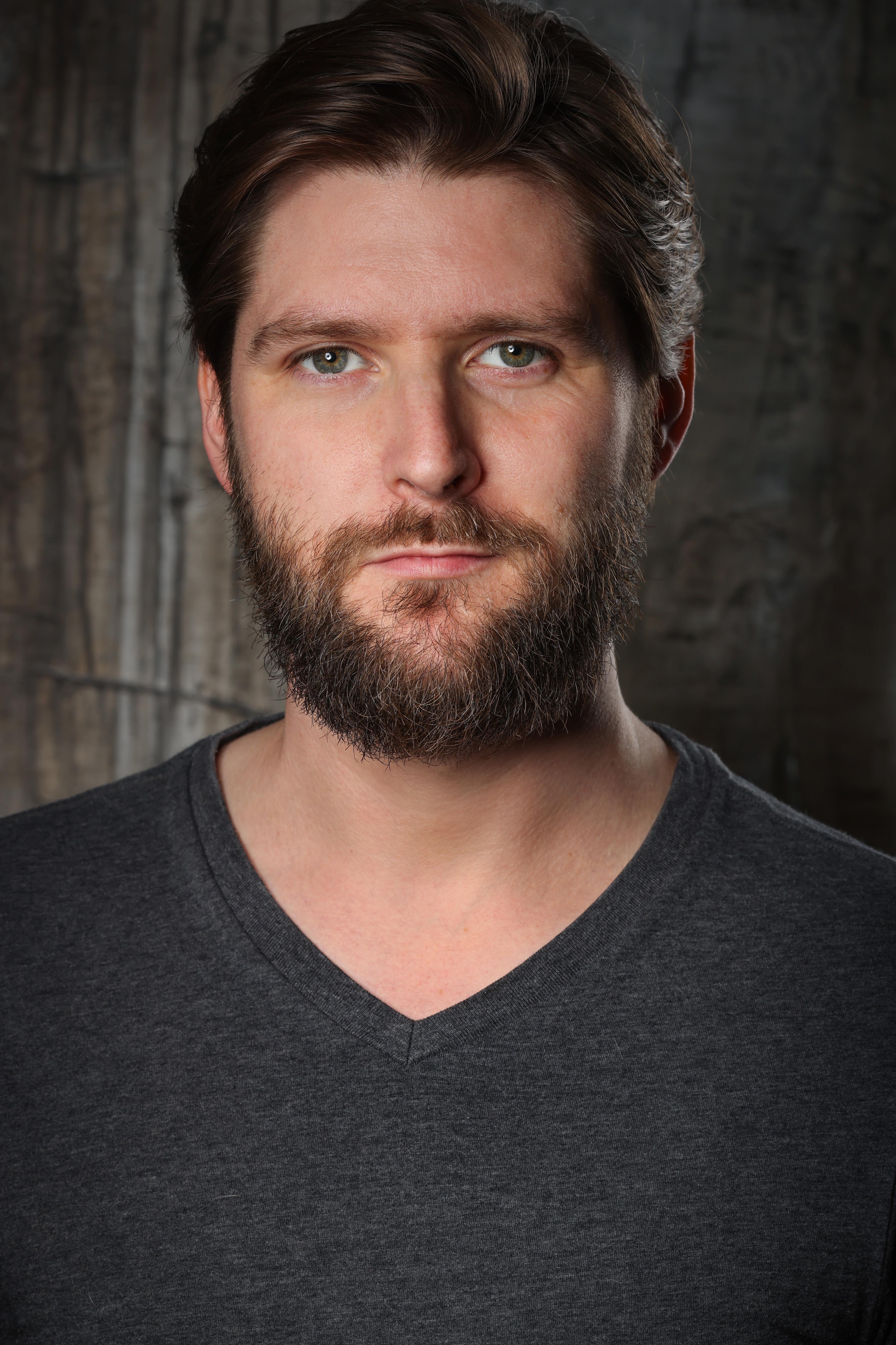 actor Steven Molony large photo