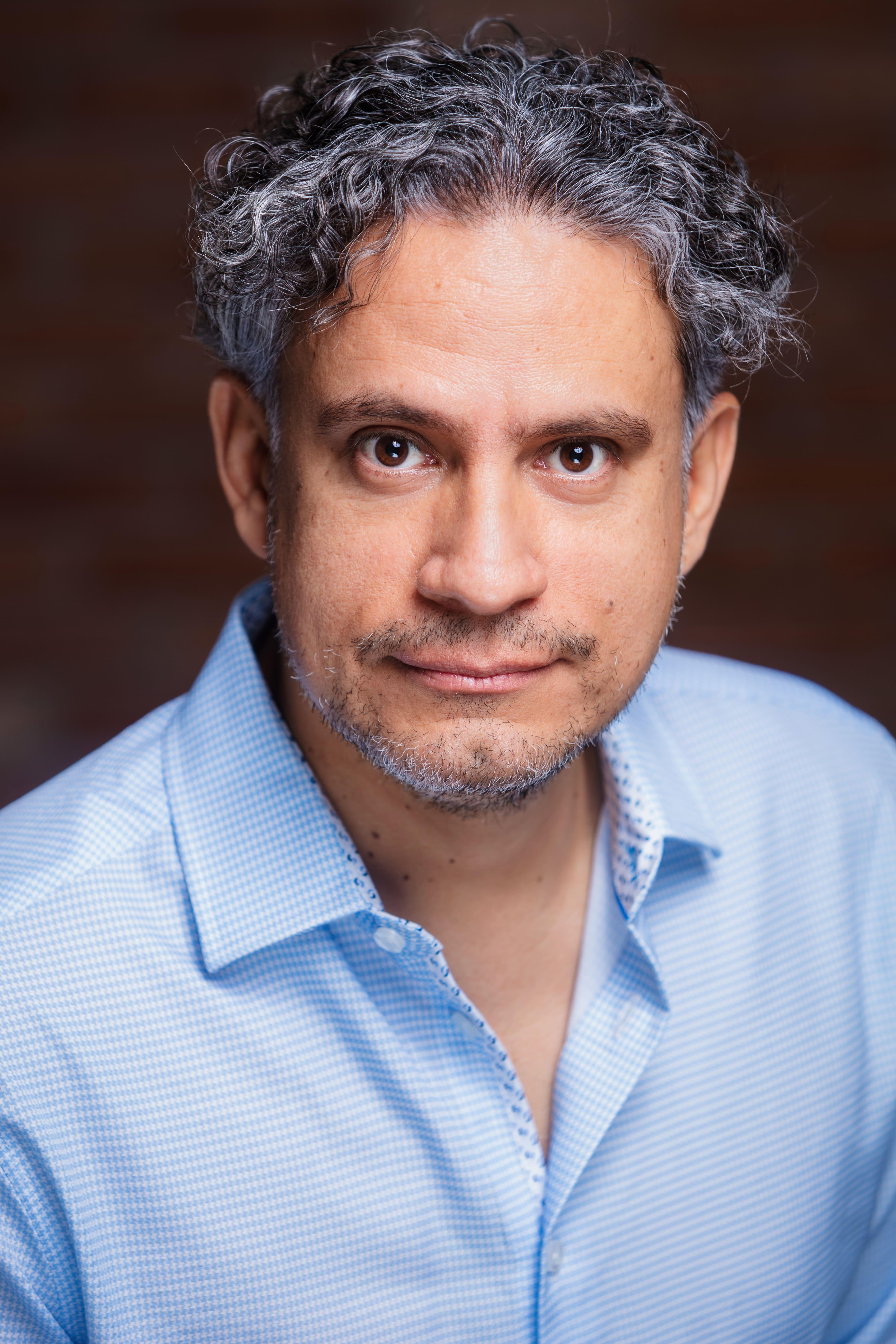 actor Luis del Valle large photo