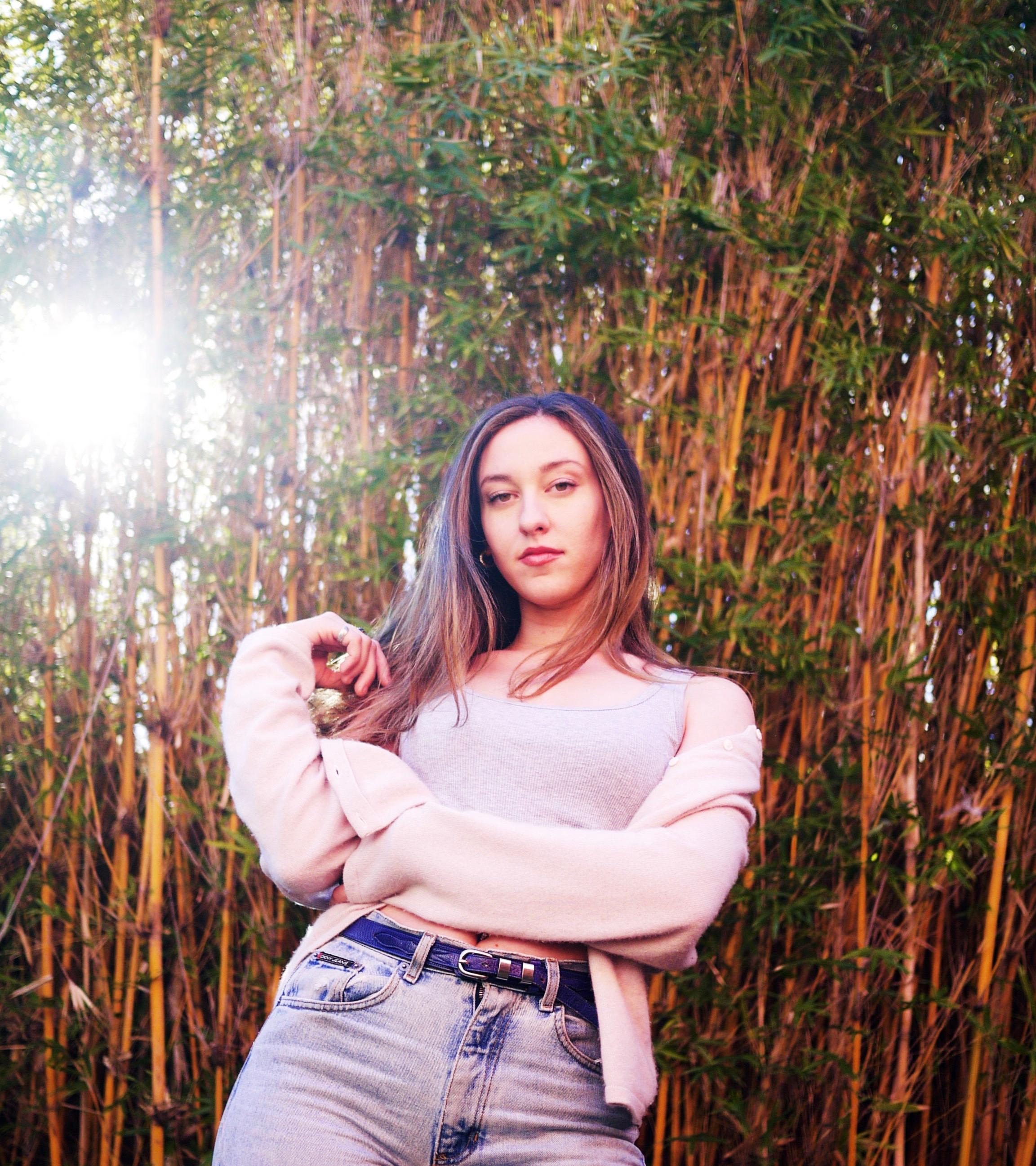 actor Isabella Hunter large photo