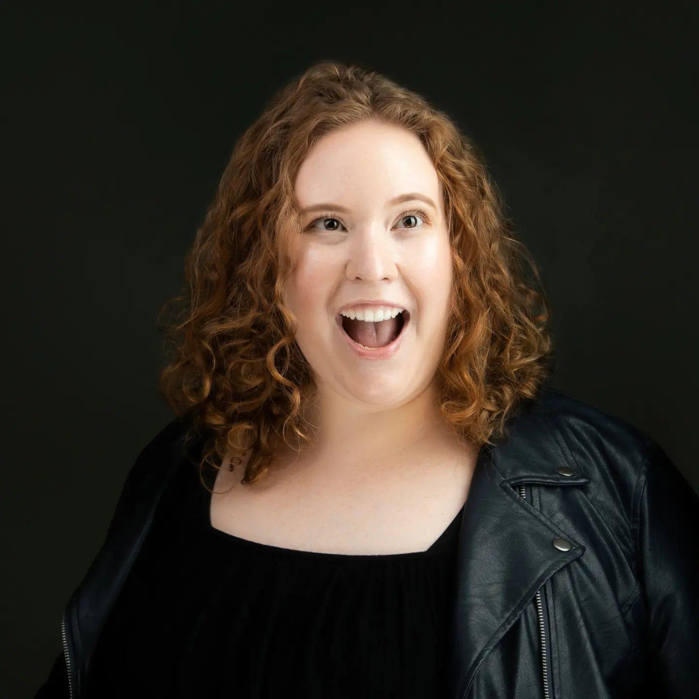 actor Tara Hallett large photo