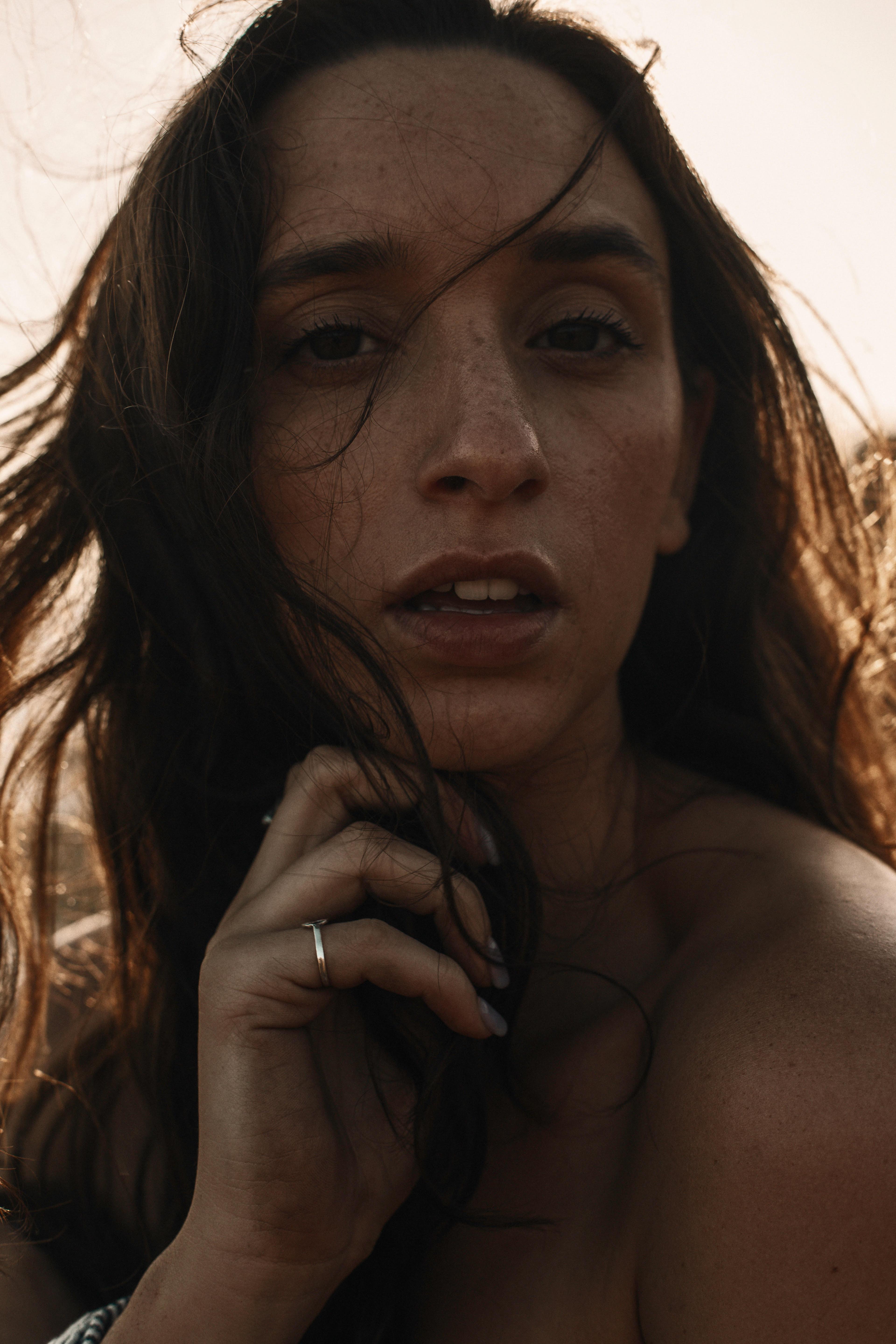 actor Sarah Rebottaro large photo