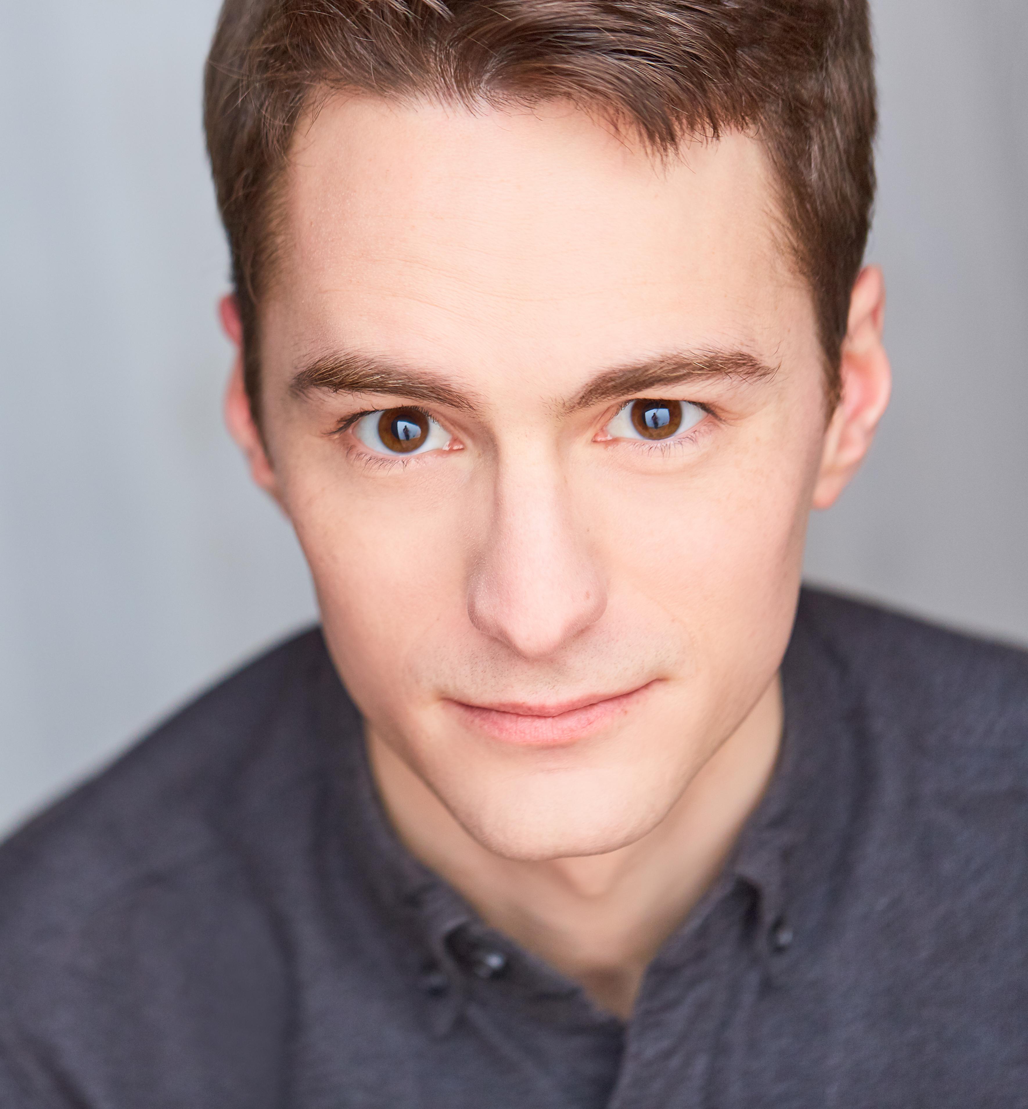 actor Sam Hubbard large photo