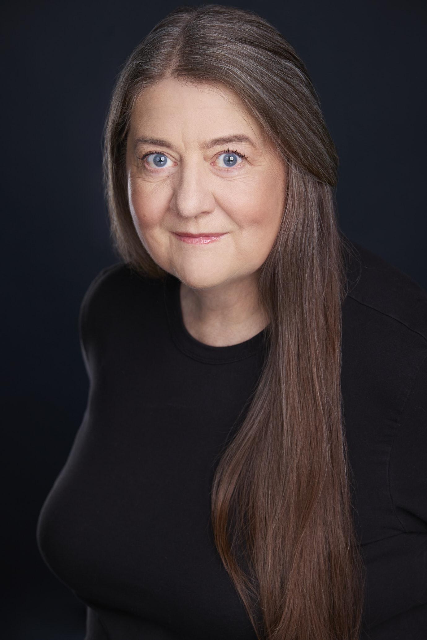 actor Naomi Simpson large photo