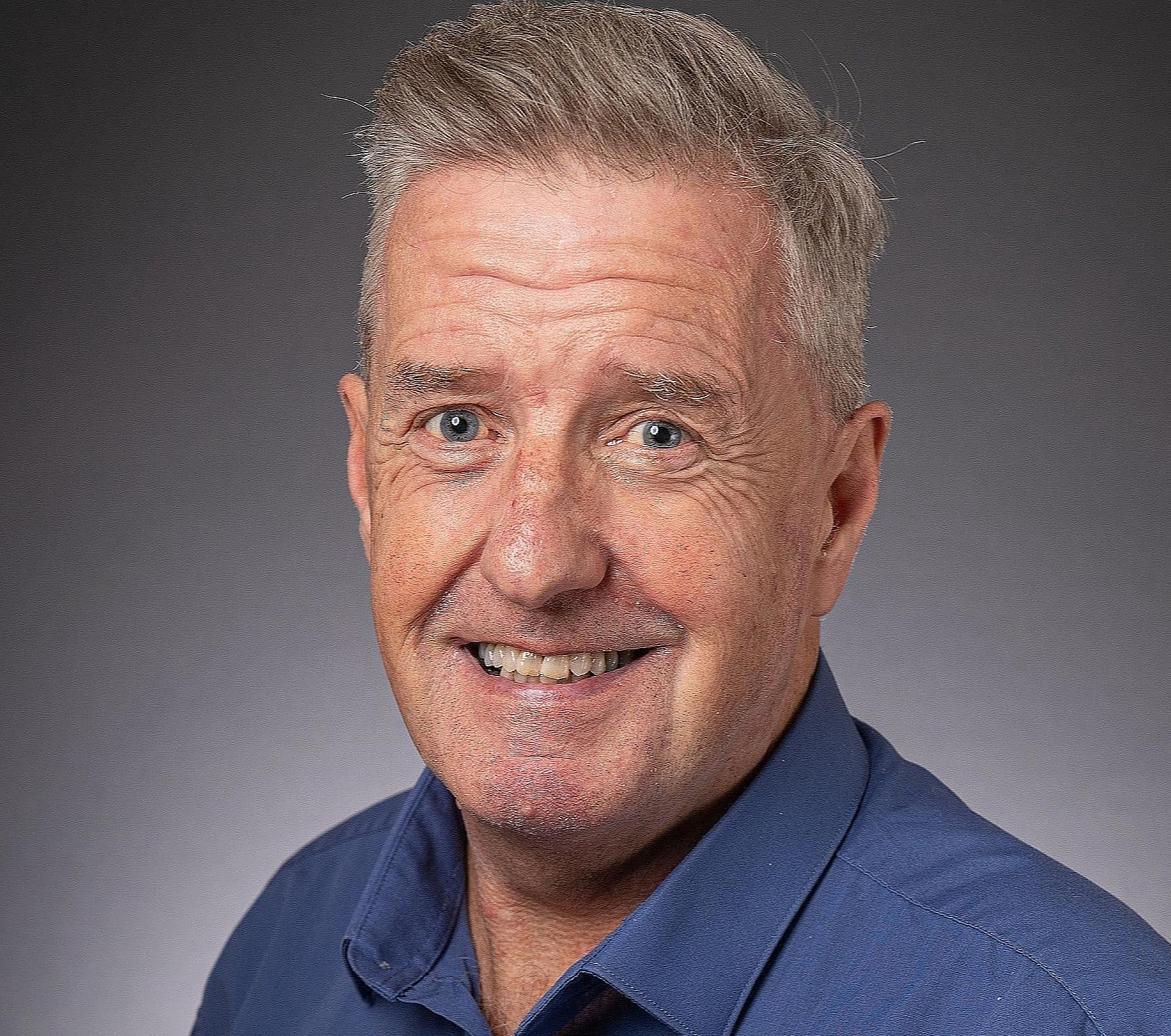 actor Stuart Falconer large photo