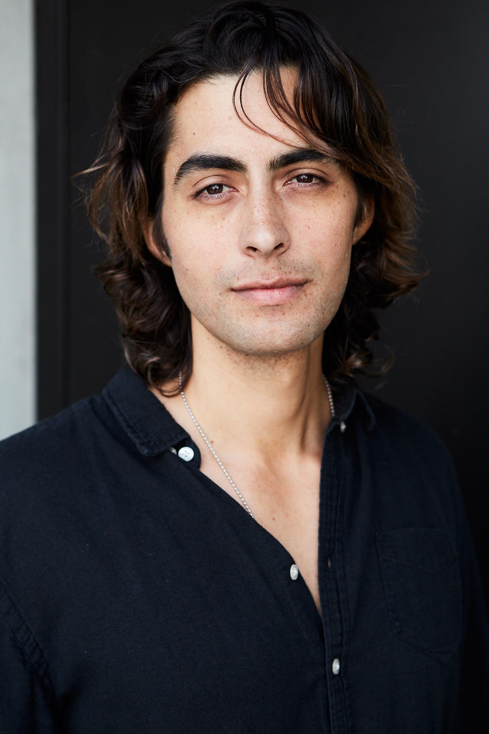 actor Muzenka Karoya large photo