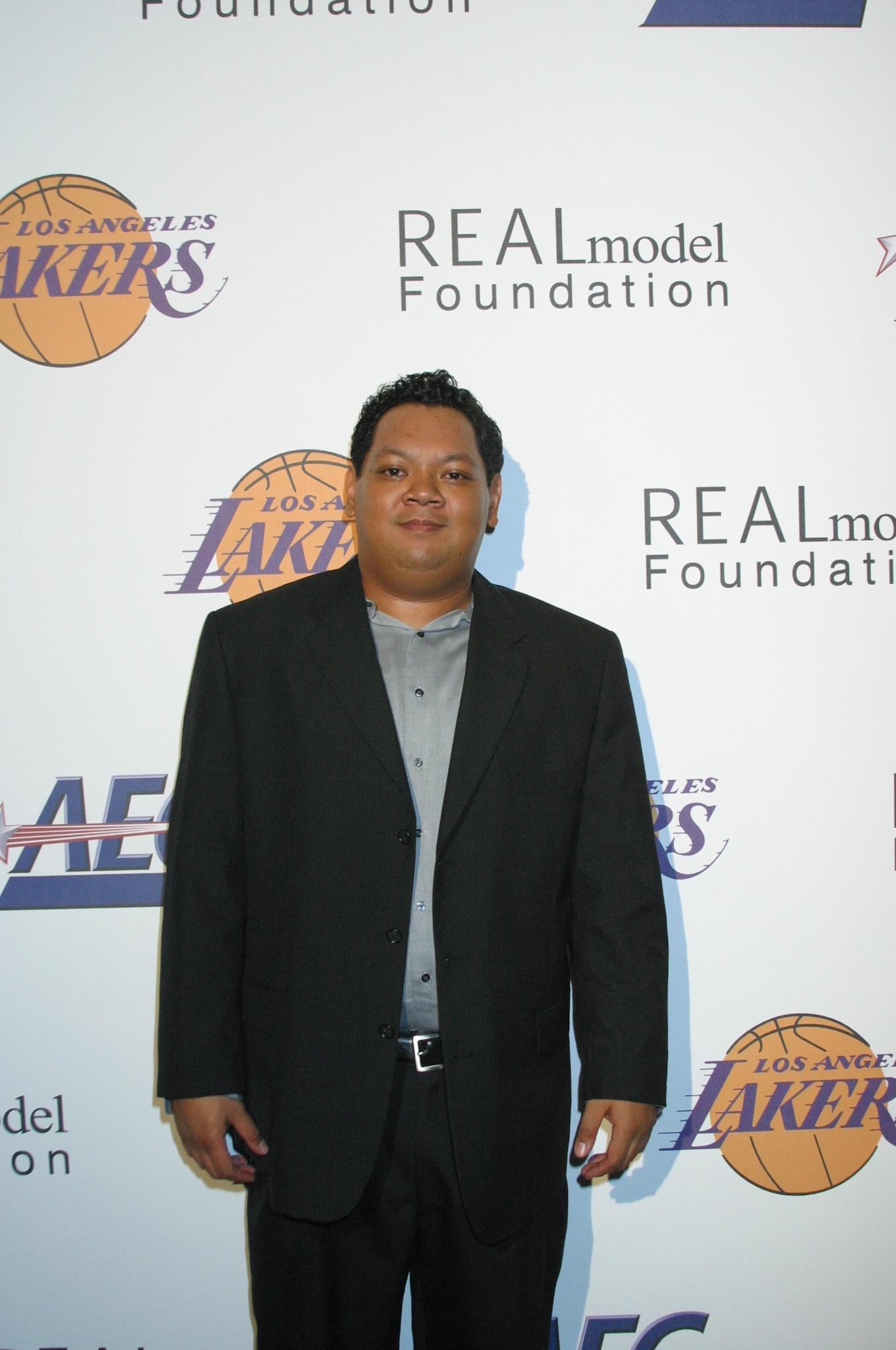 actor Yves Ordonia large photo