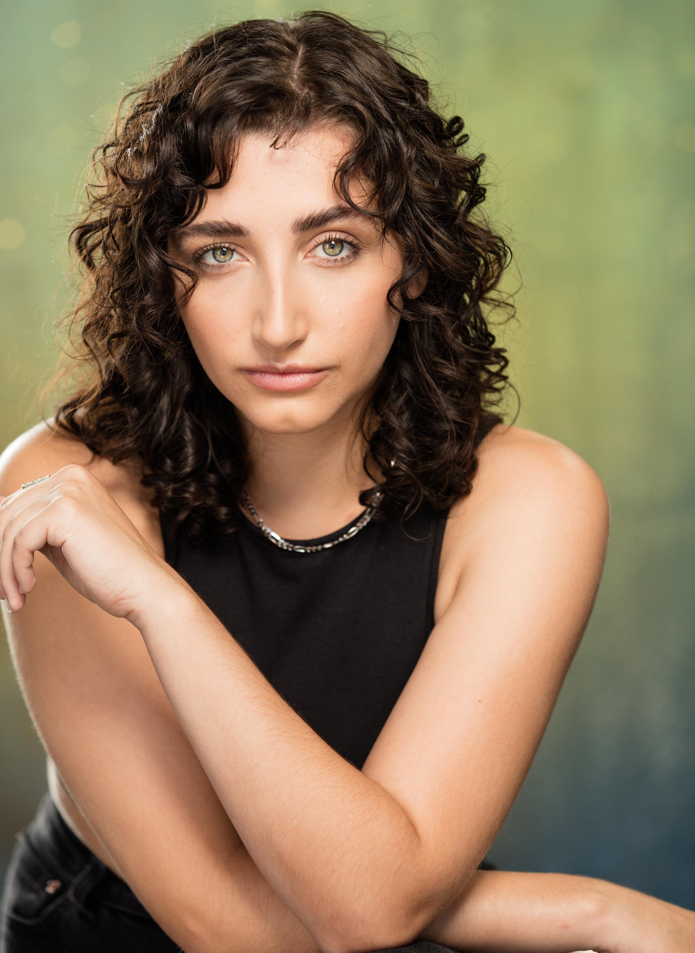 actor Arianna White large photo