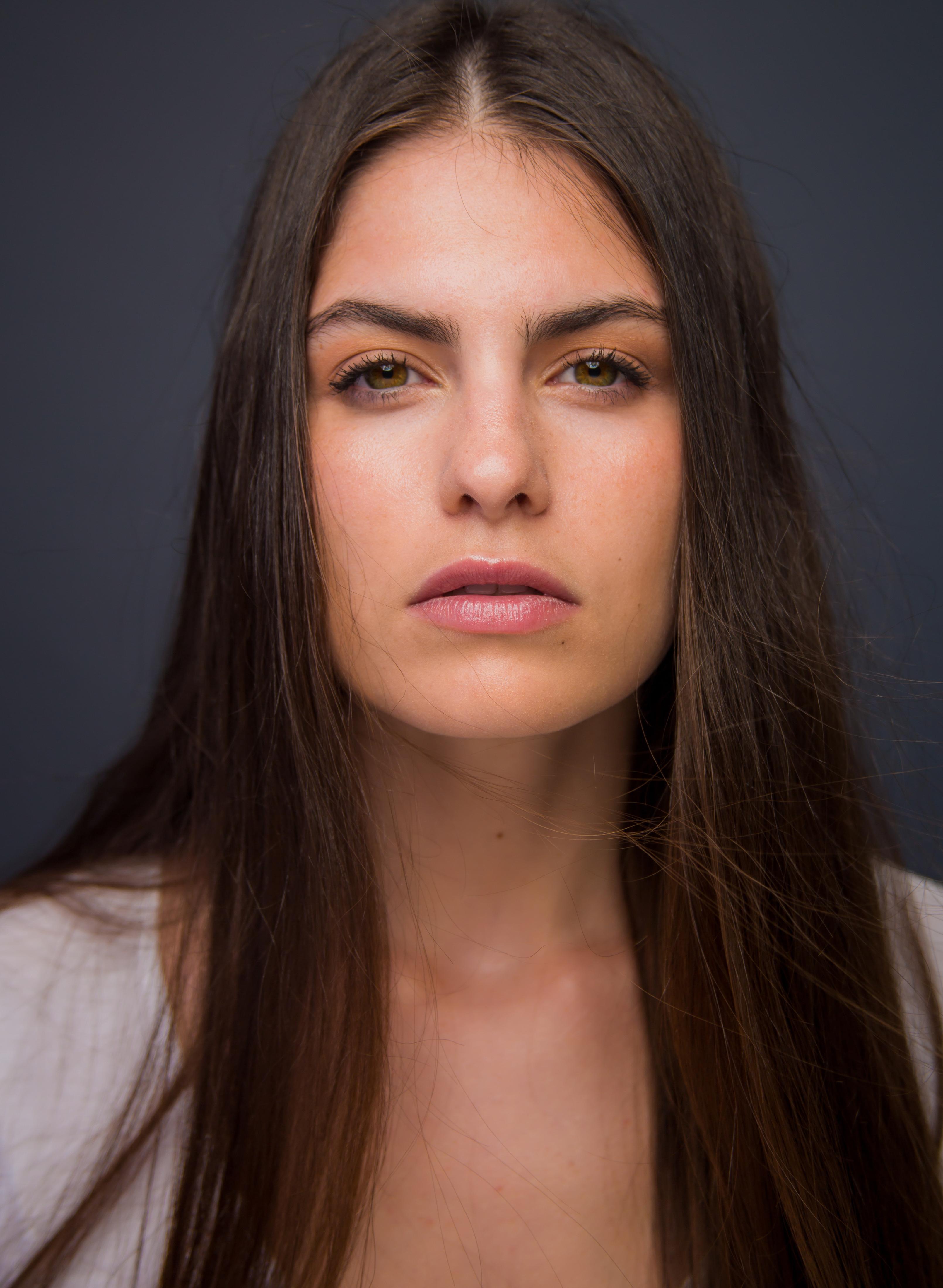 actor Alexandria Lior large photo