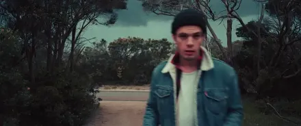 Trailer thumbnail