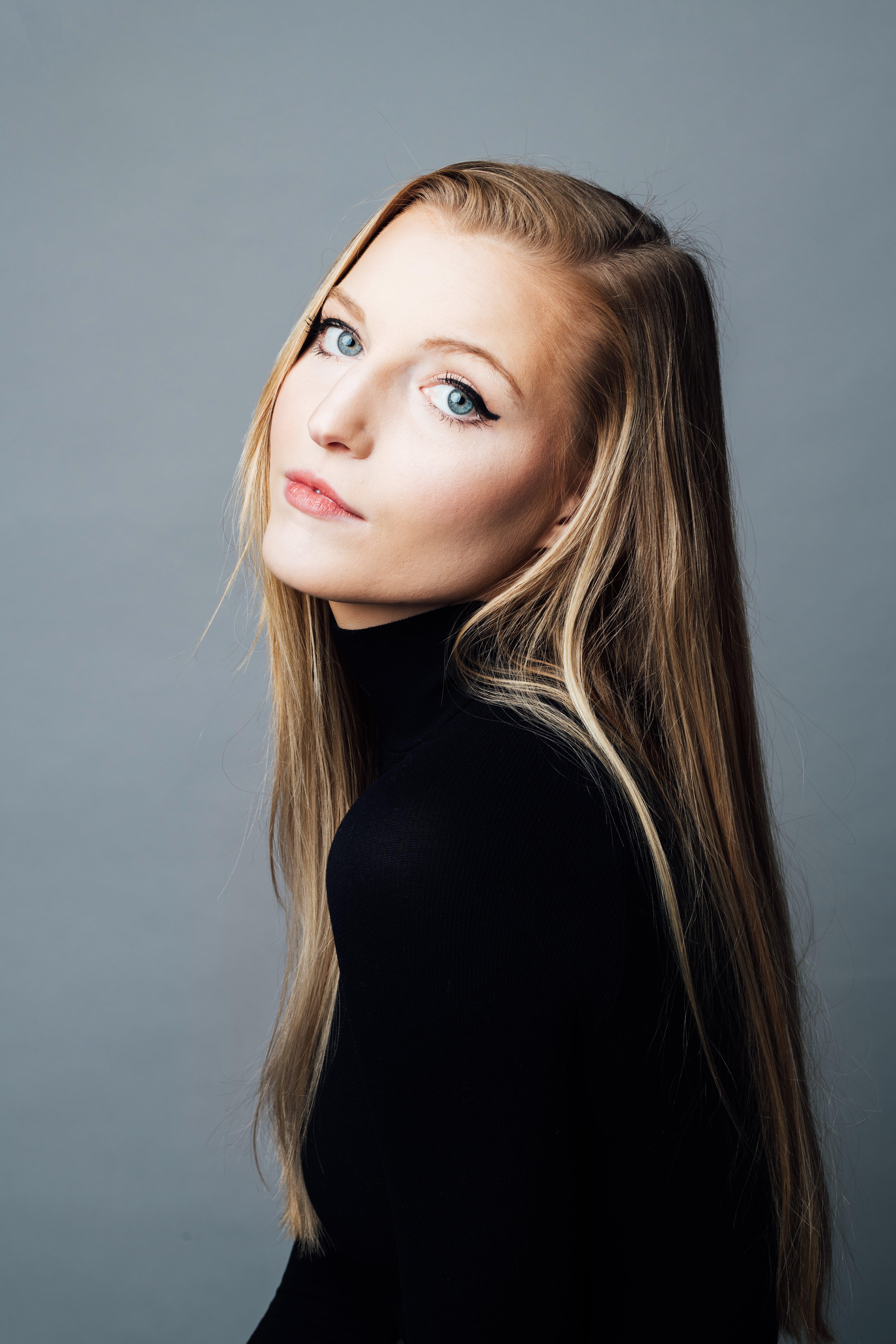 actor Helene Henry large photo