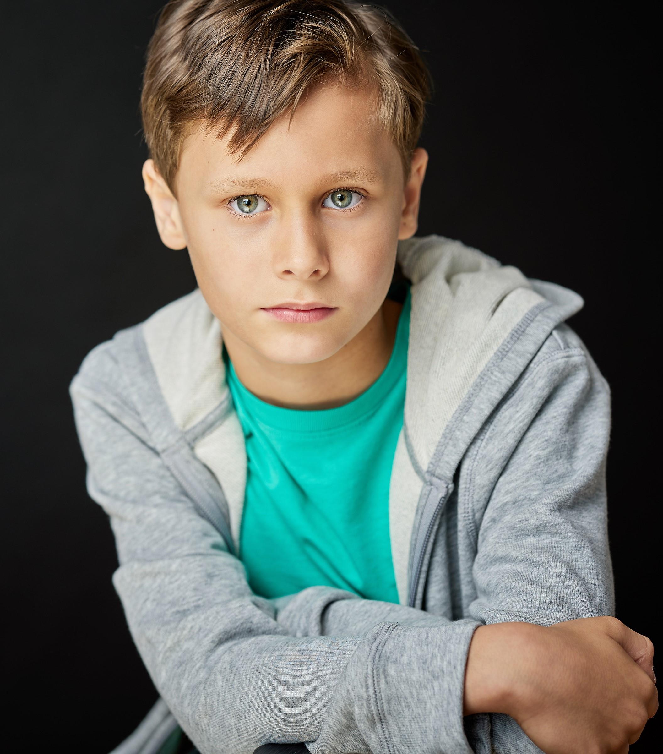 actor Bentley Hughes large photo