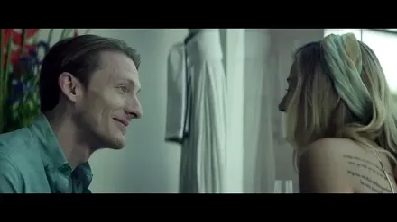 Trailer thumbnail