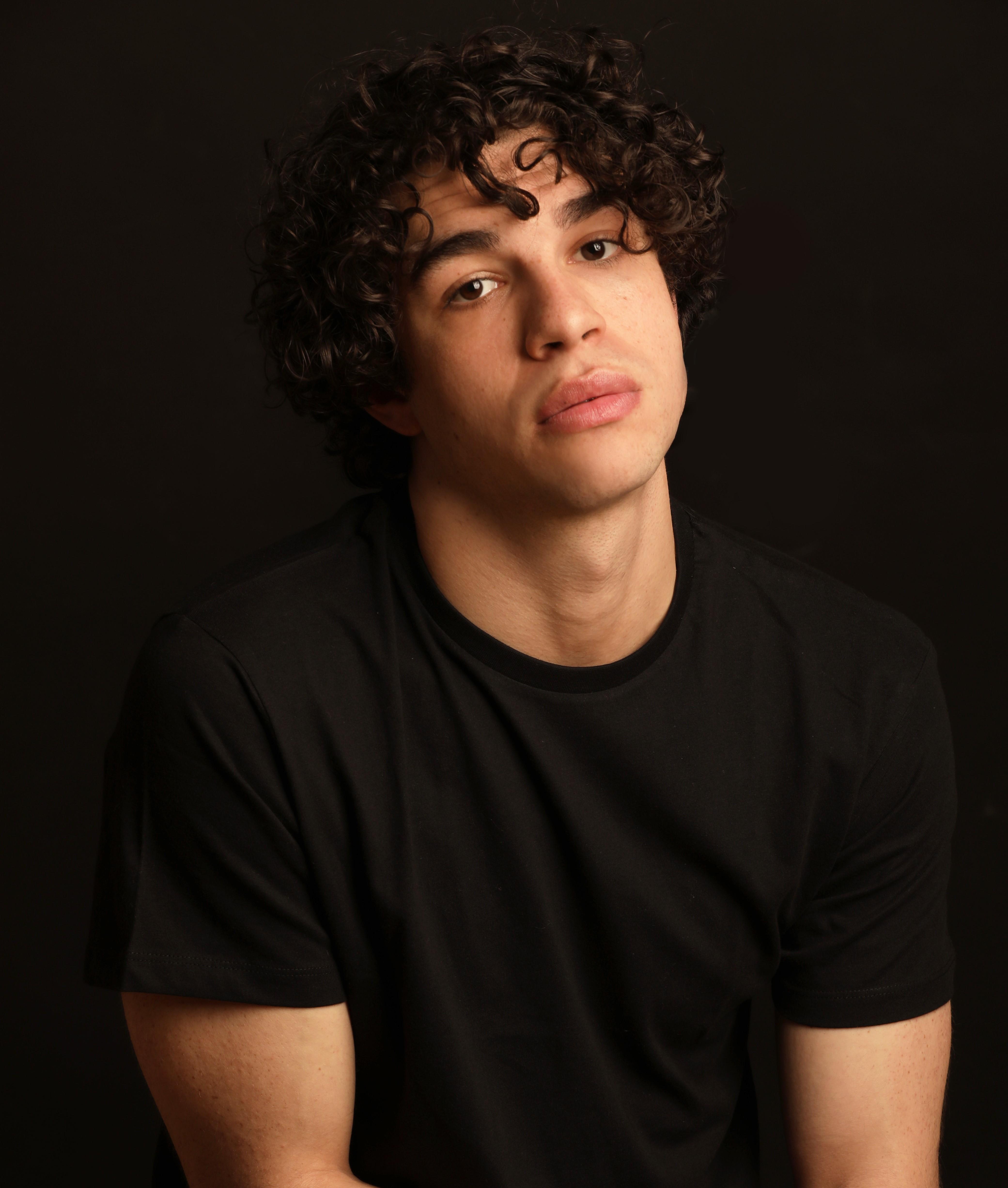 actor Youssef Quinn large photo