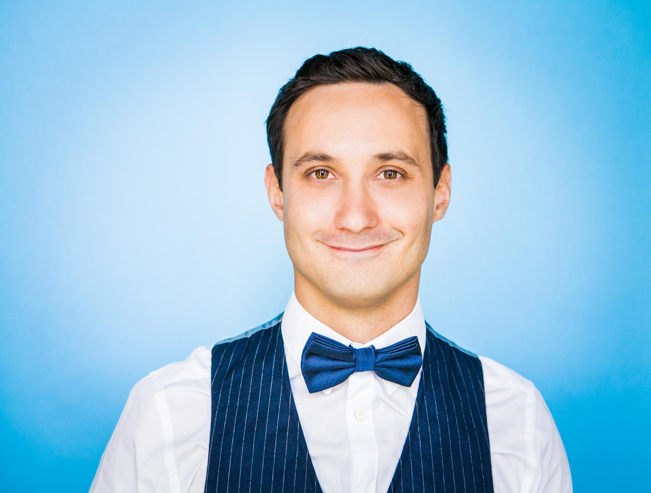 actor Scott Leaver large photo