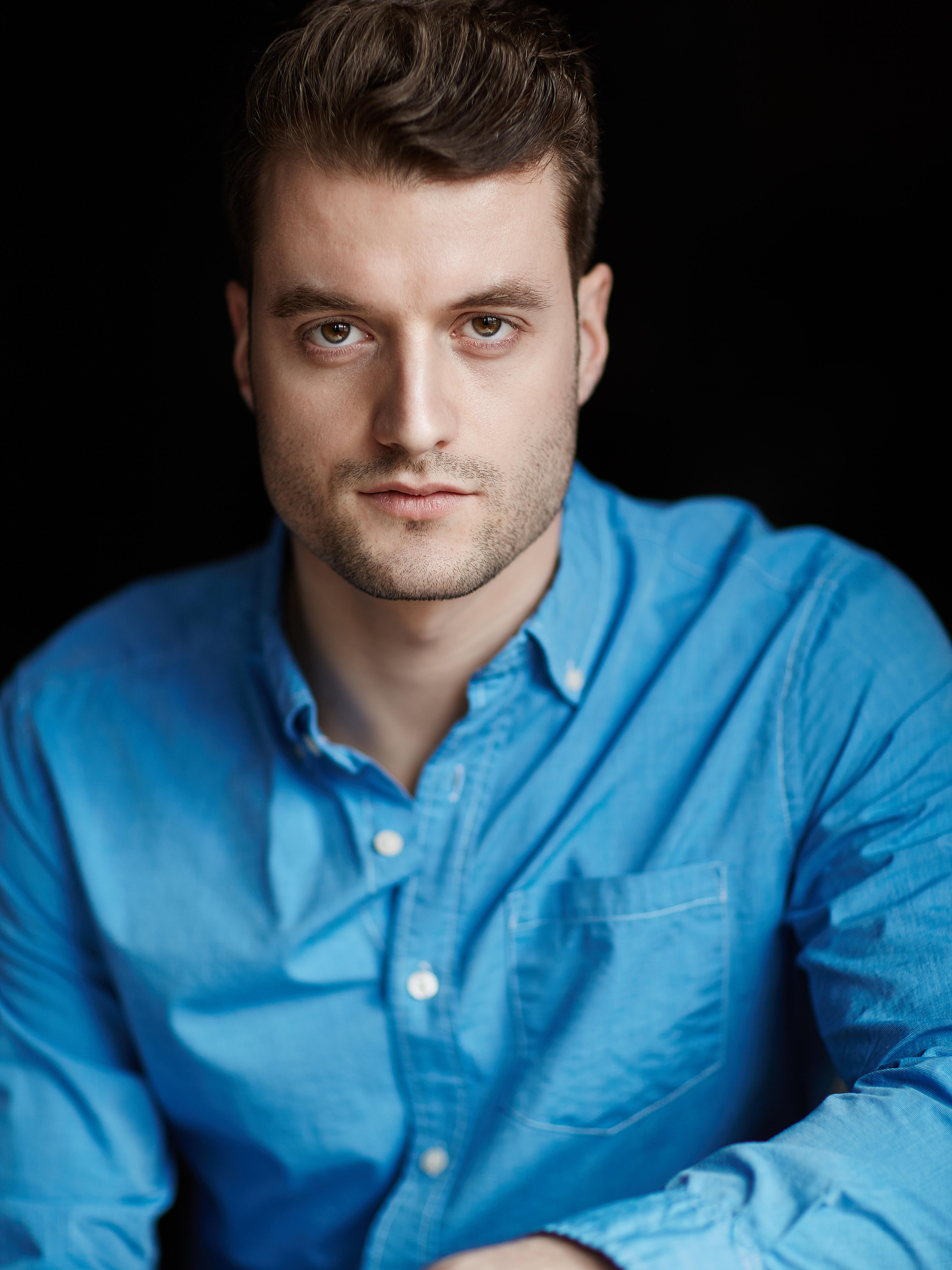 actor Frank Marrs large photo