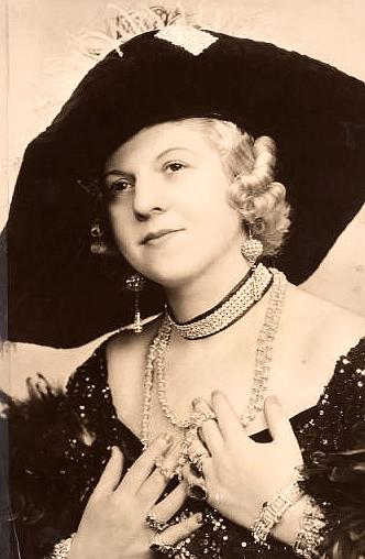 actor Frances Arms large photo