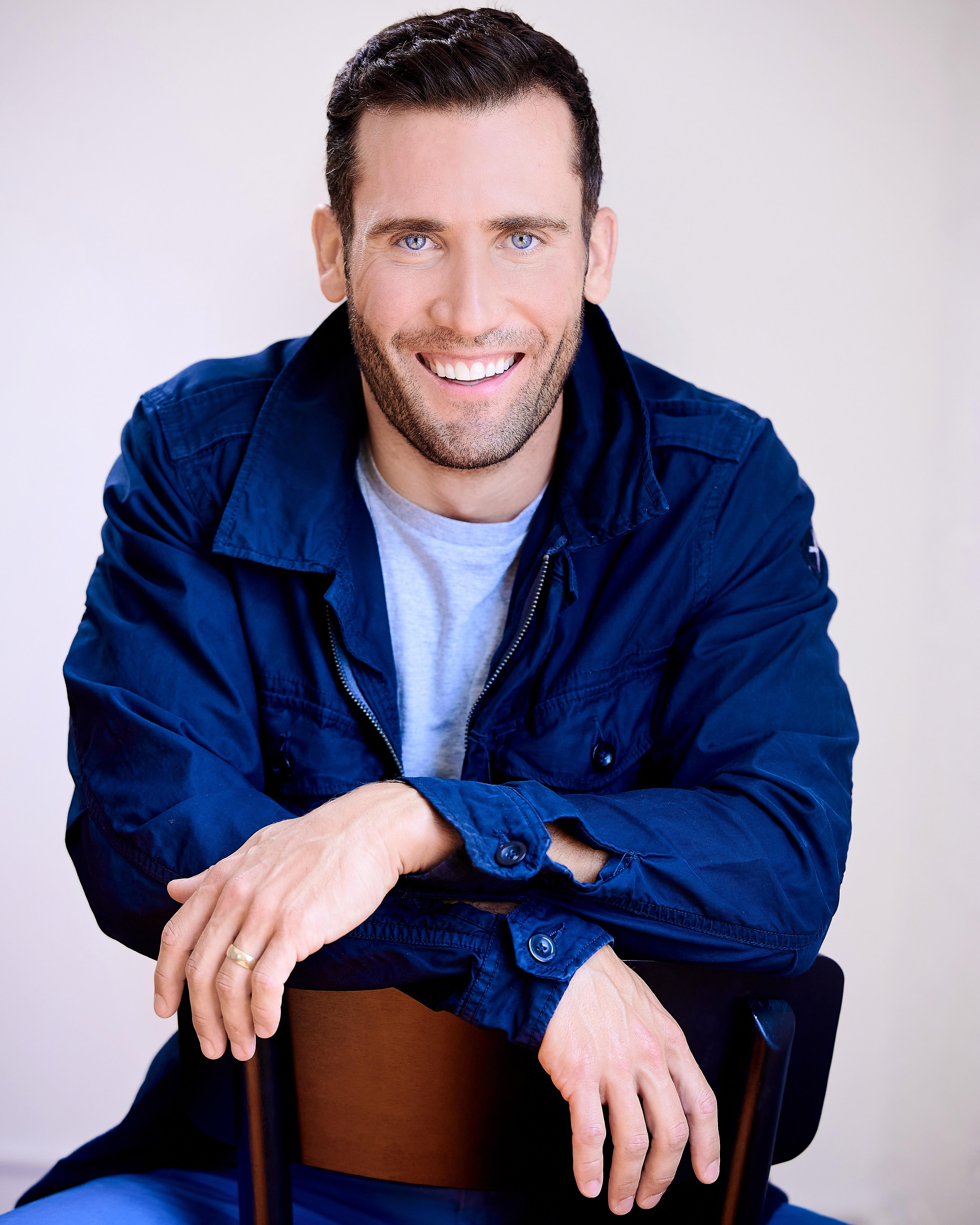 actor Matt Kinback large photo