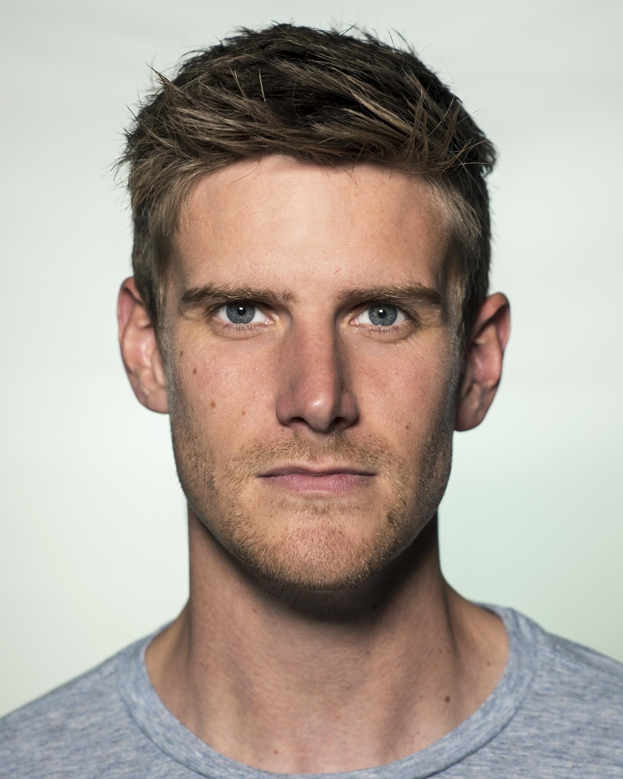 actor Harry Macqueen large photo