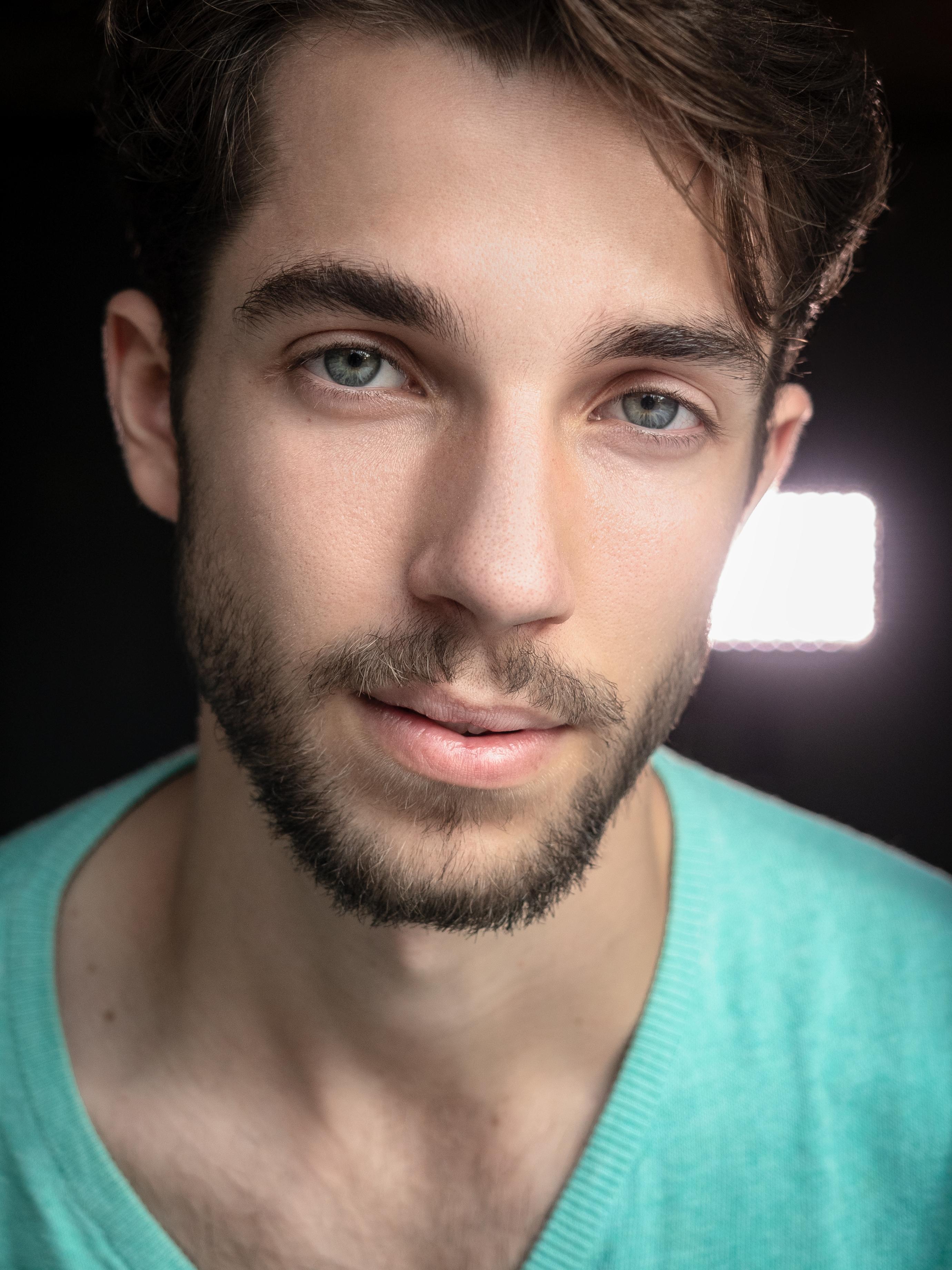 actor Sam Barlien large photo