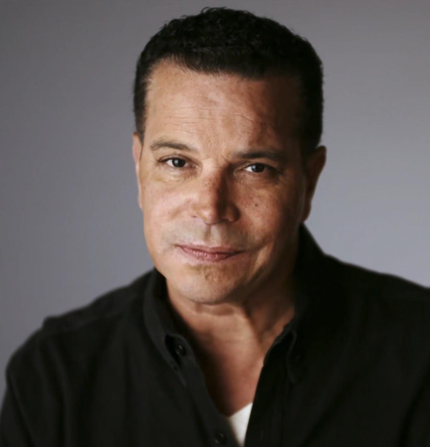 actor Troy Roberts large photo