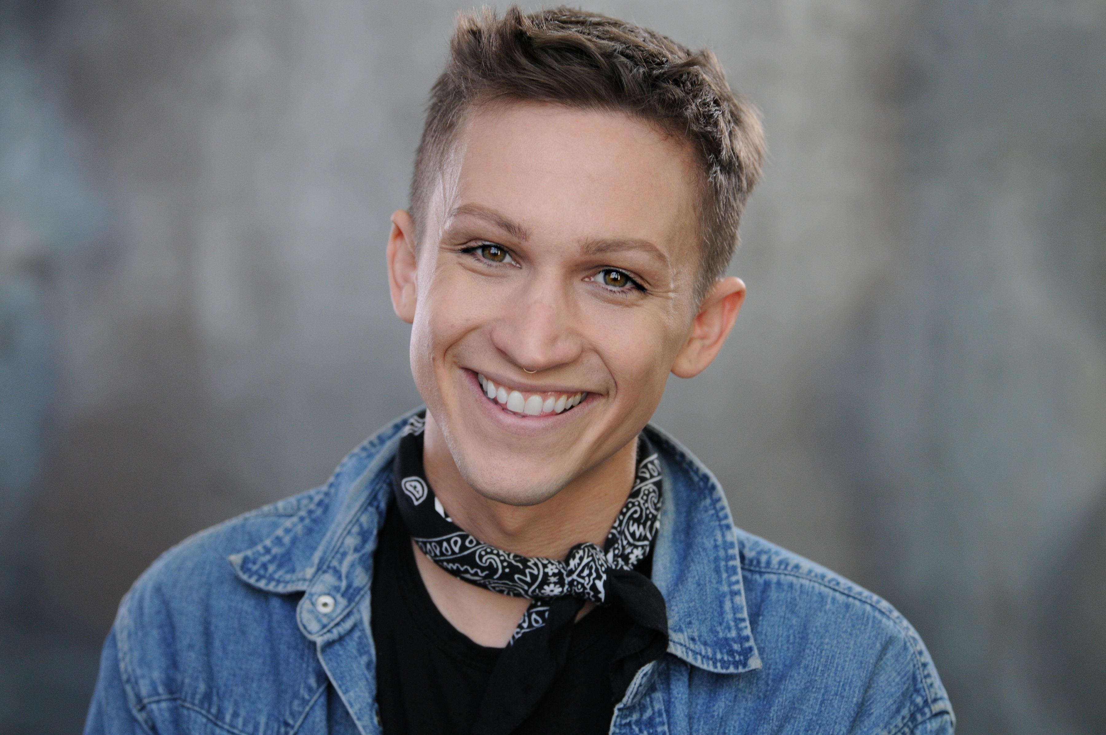 actor Tye Olson large photo