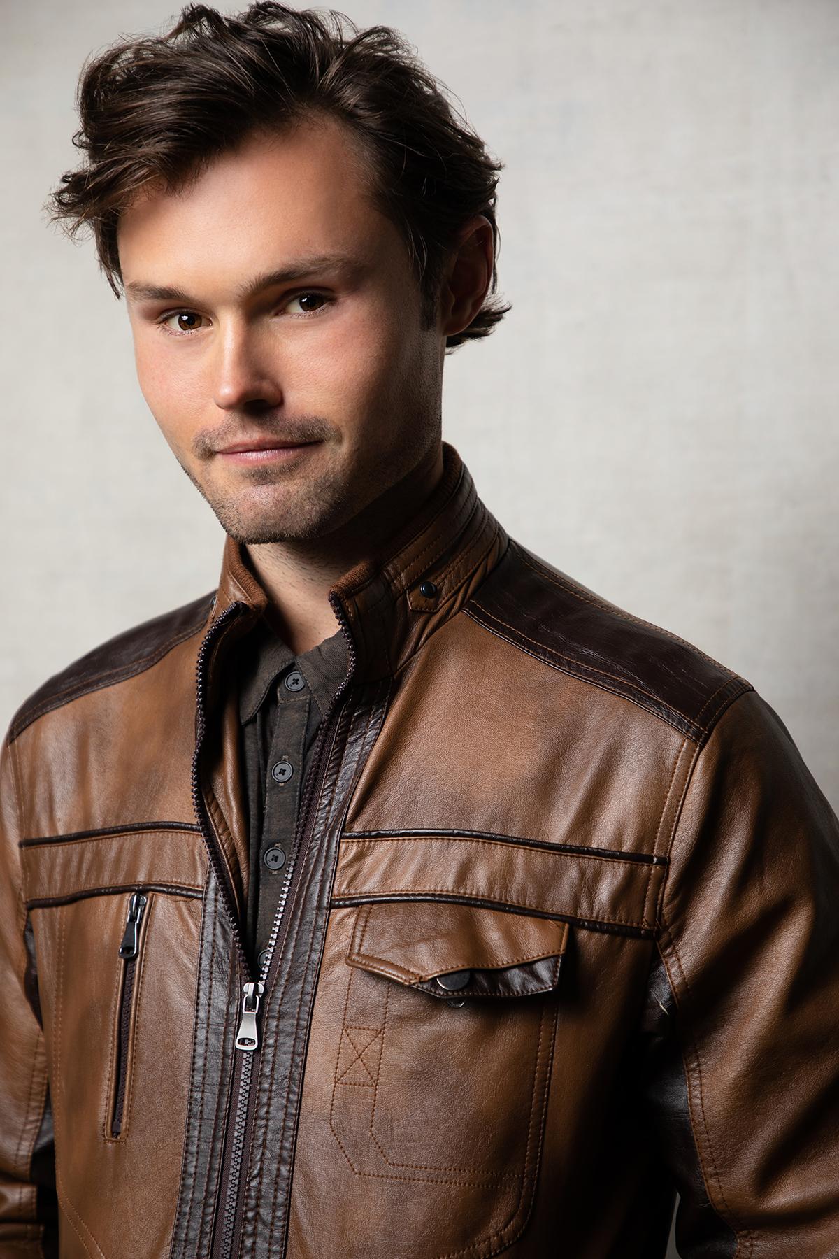 actor Kyle McLellan large photo