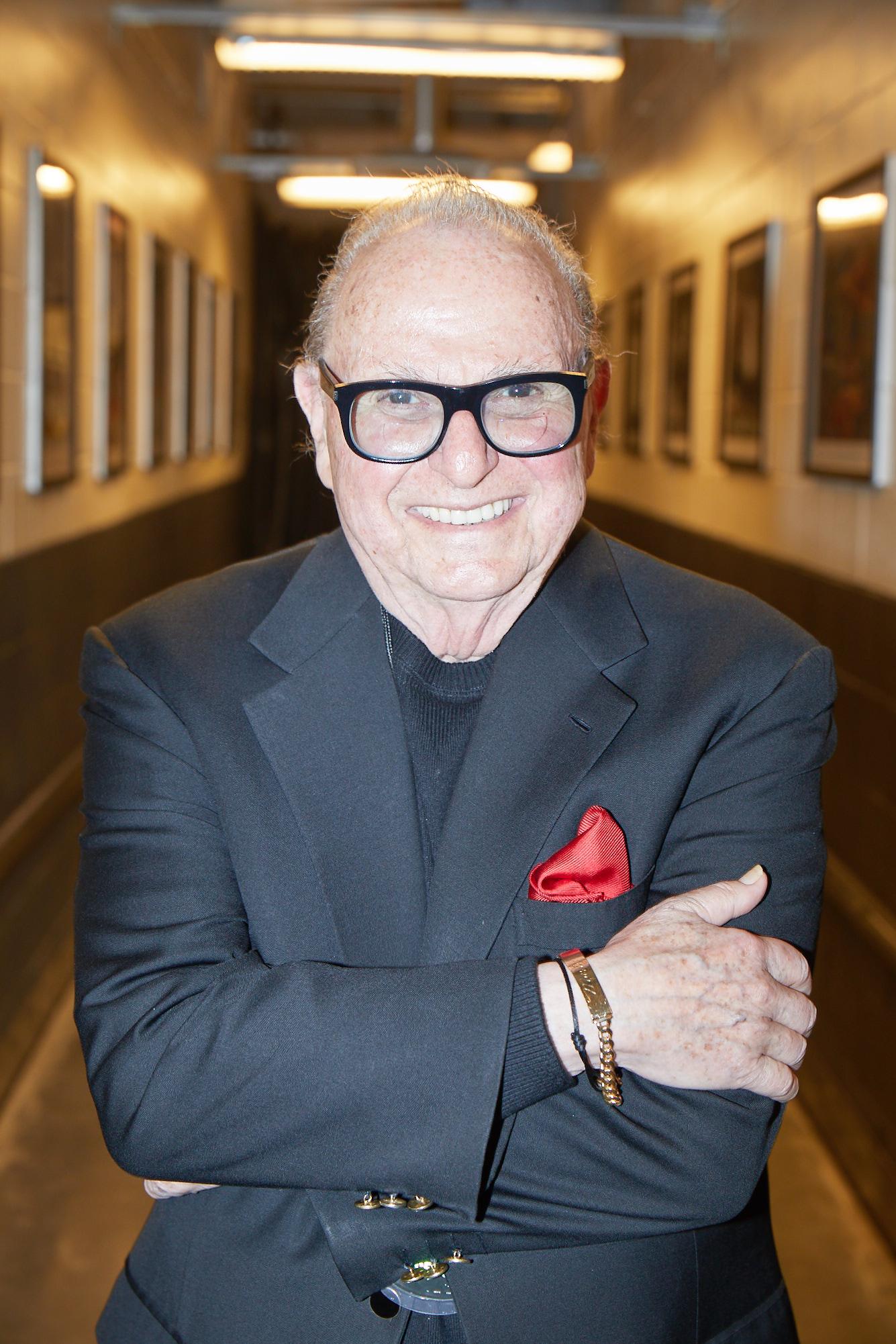 actor Martin Erlichman large photo