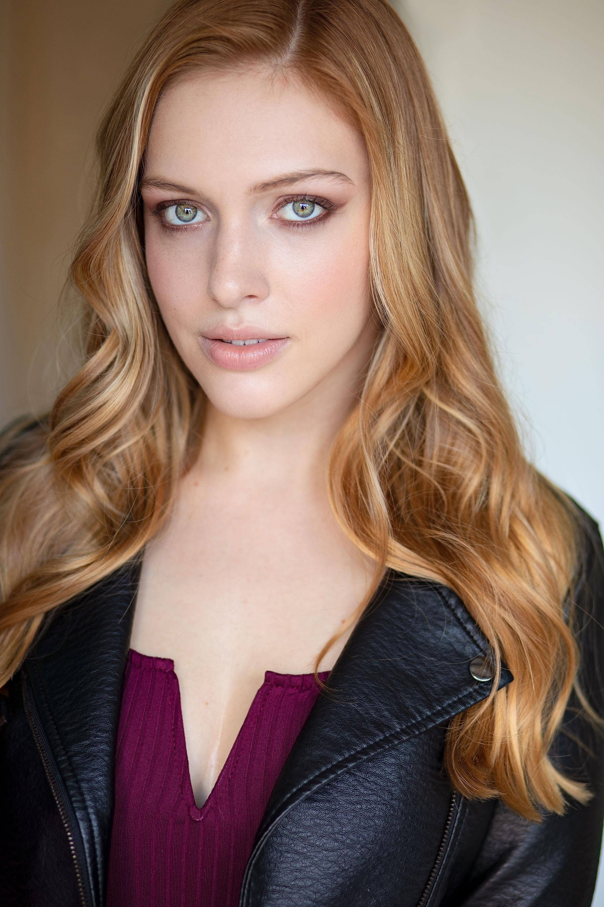 actor Jessie Vaughn large photo