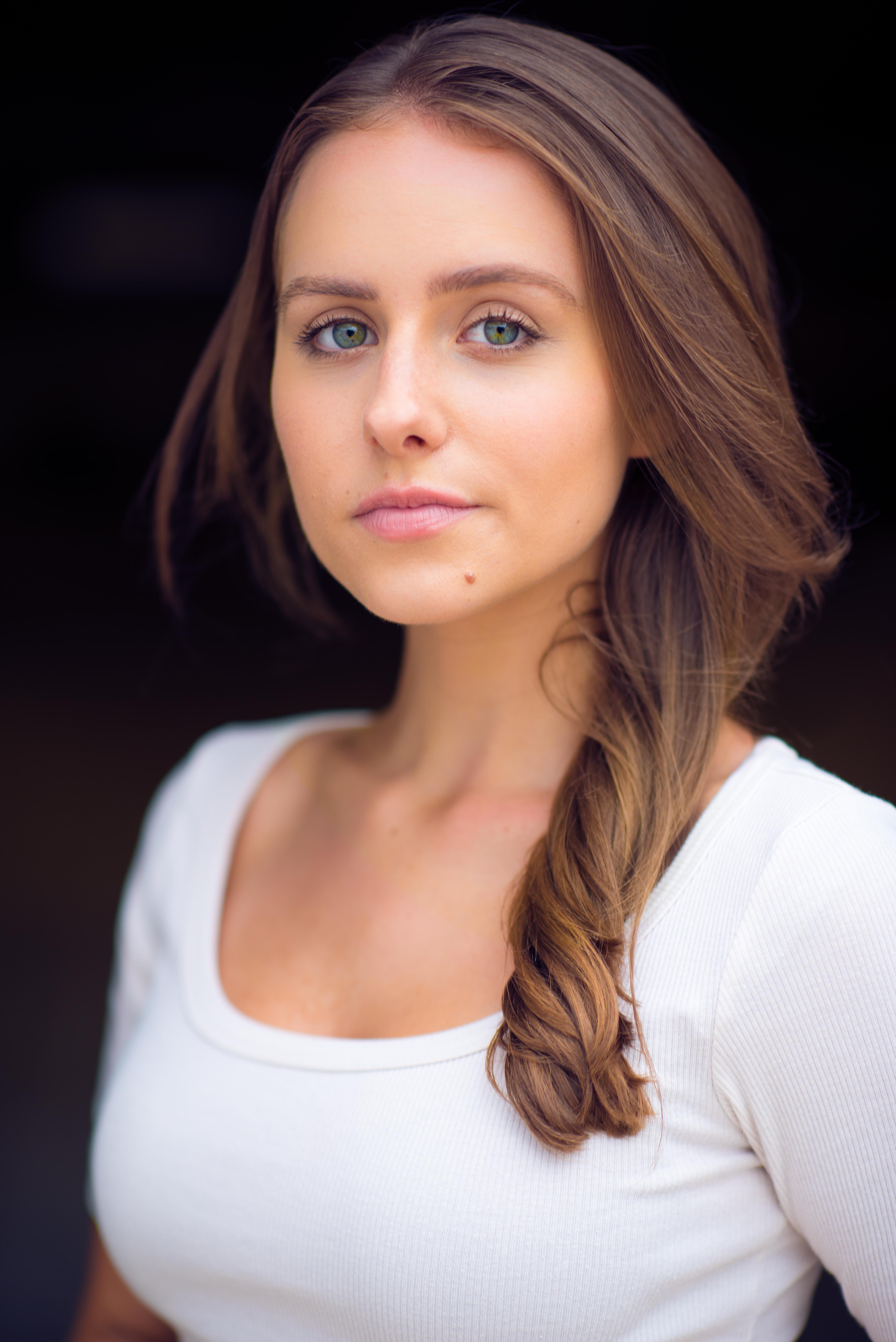 actor Kristen Edwards large photo