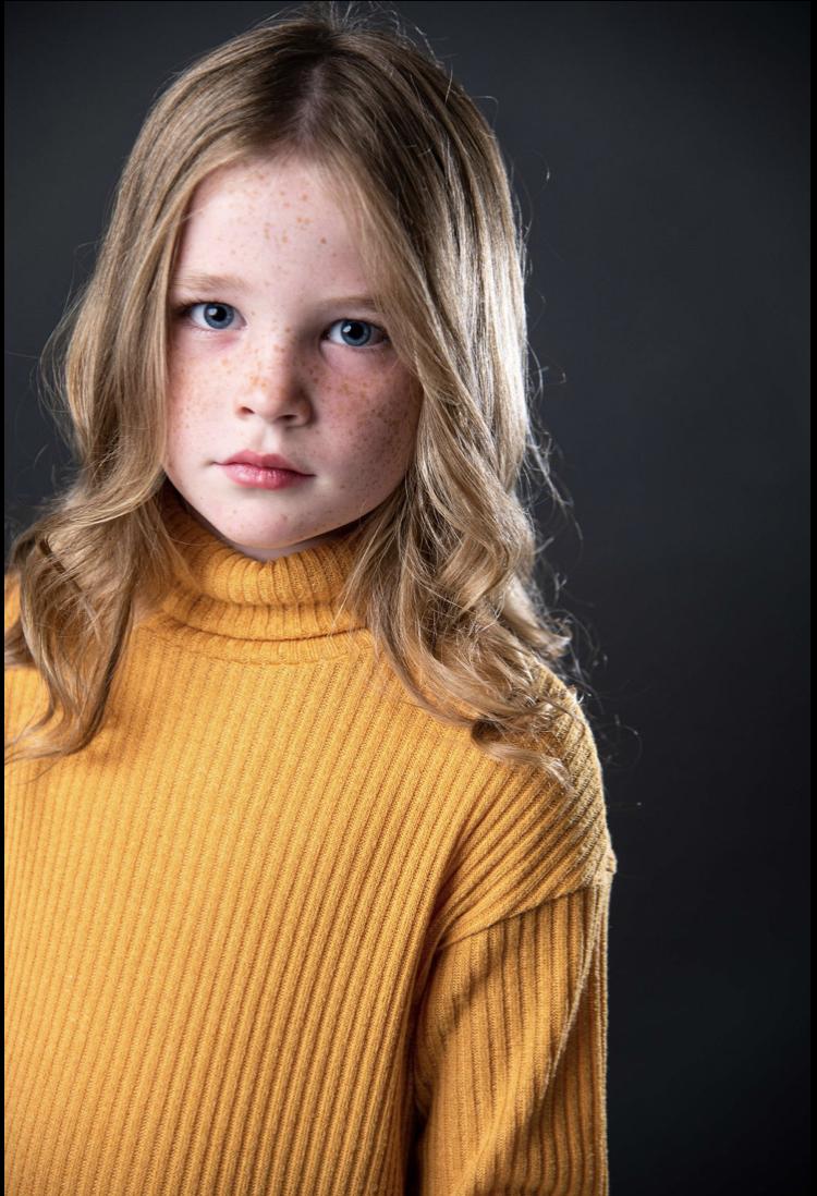 actor Ellie May large photo