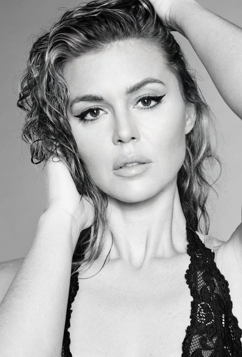 actor Samantha Lockwood large photo