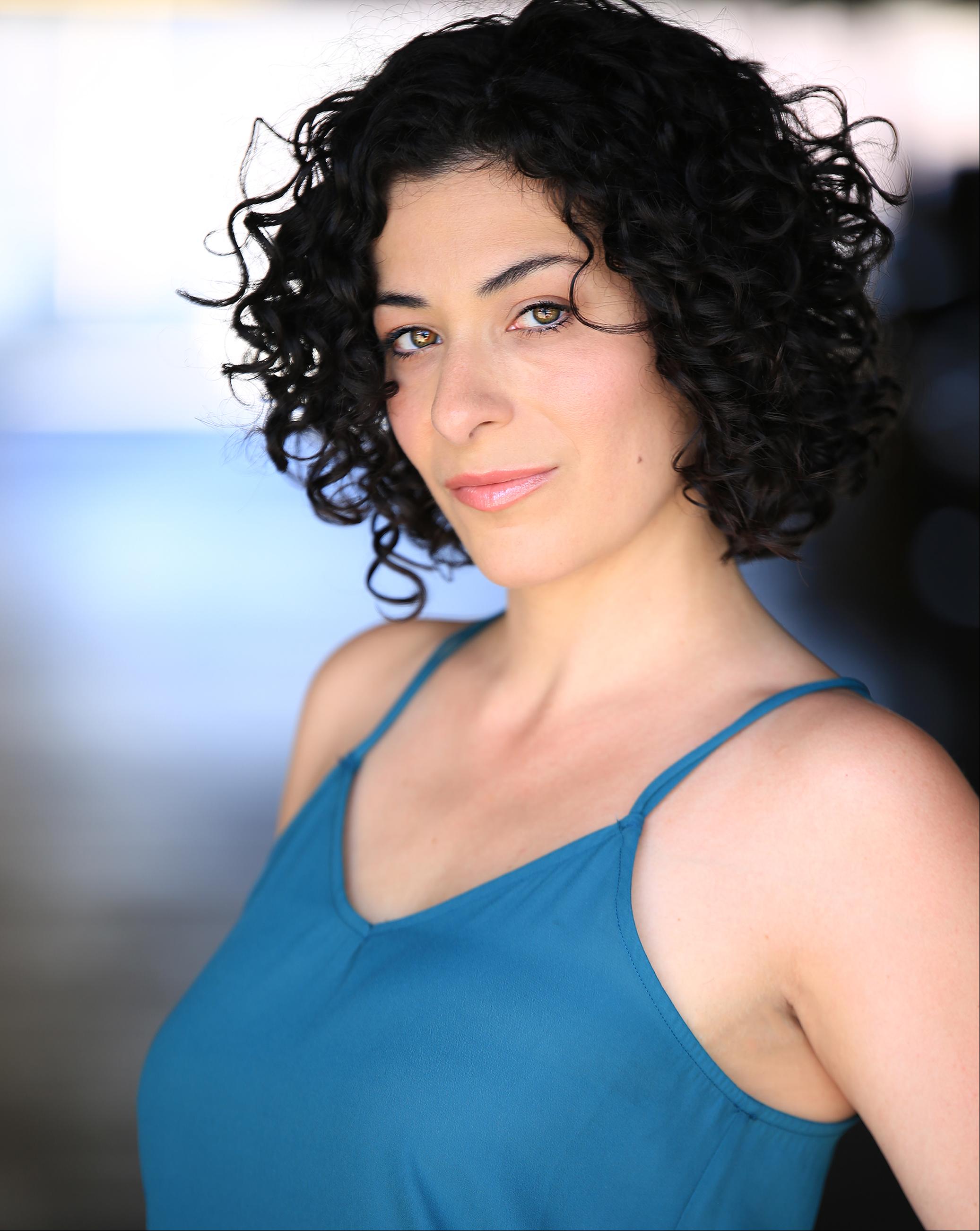 actor Gina Manziello large photo