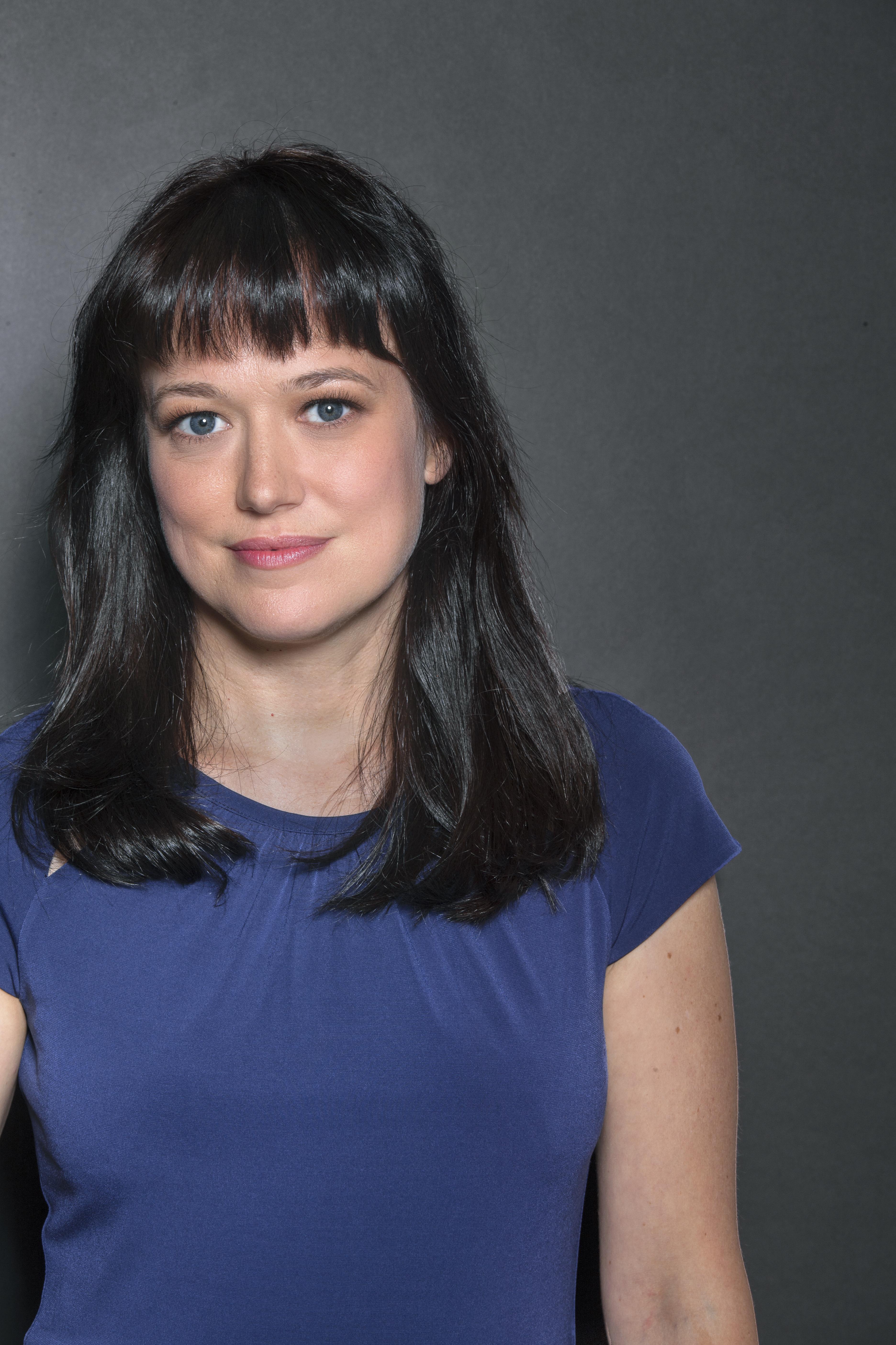 actor Jennifer Elliott large photo