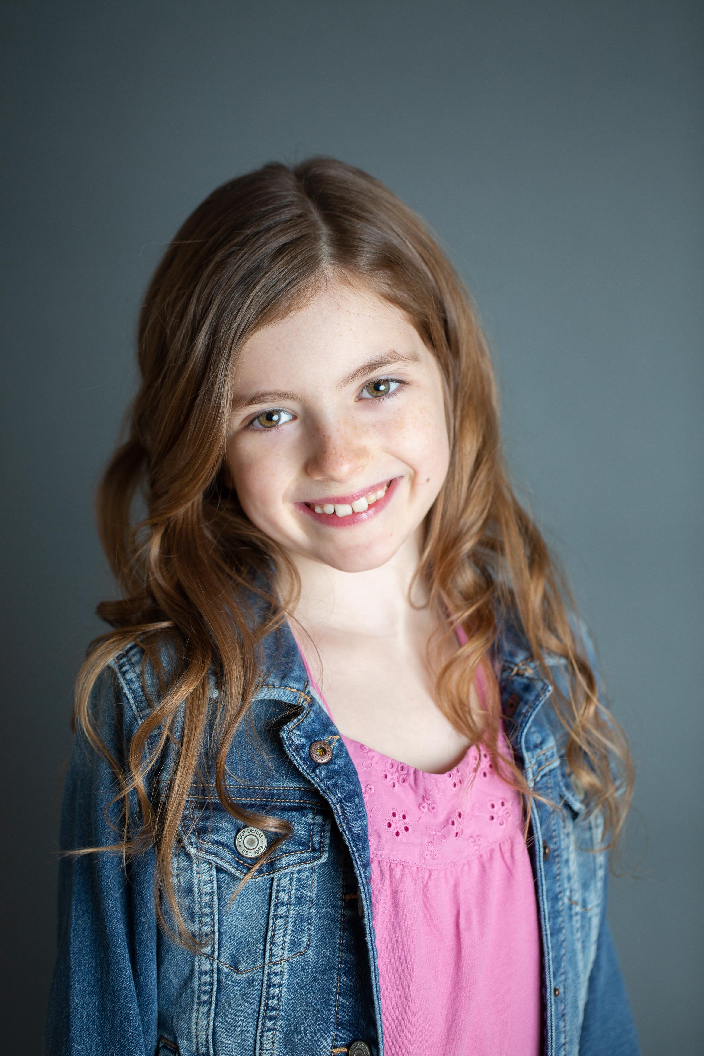 actor Isla Spencer large photo