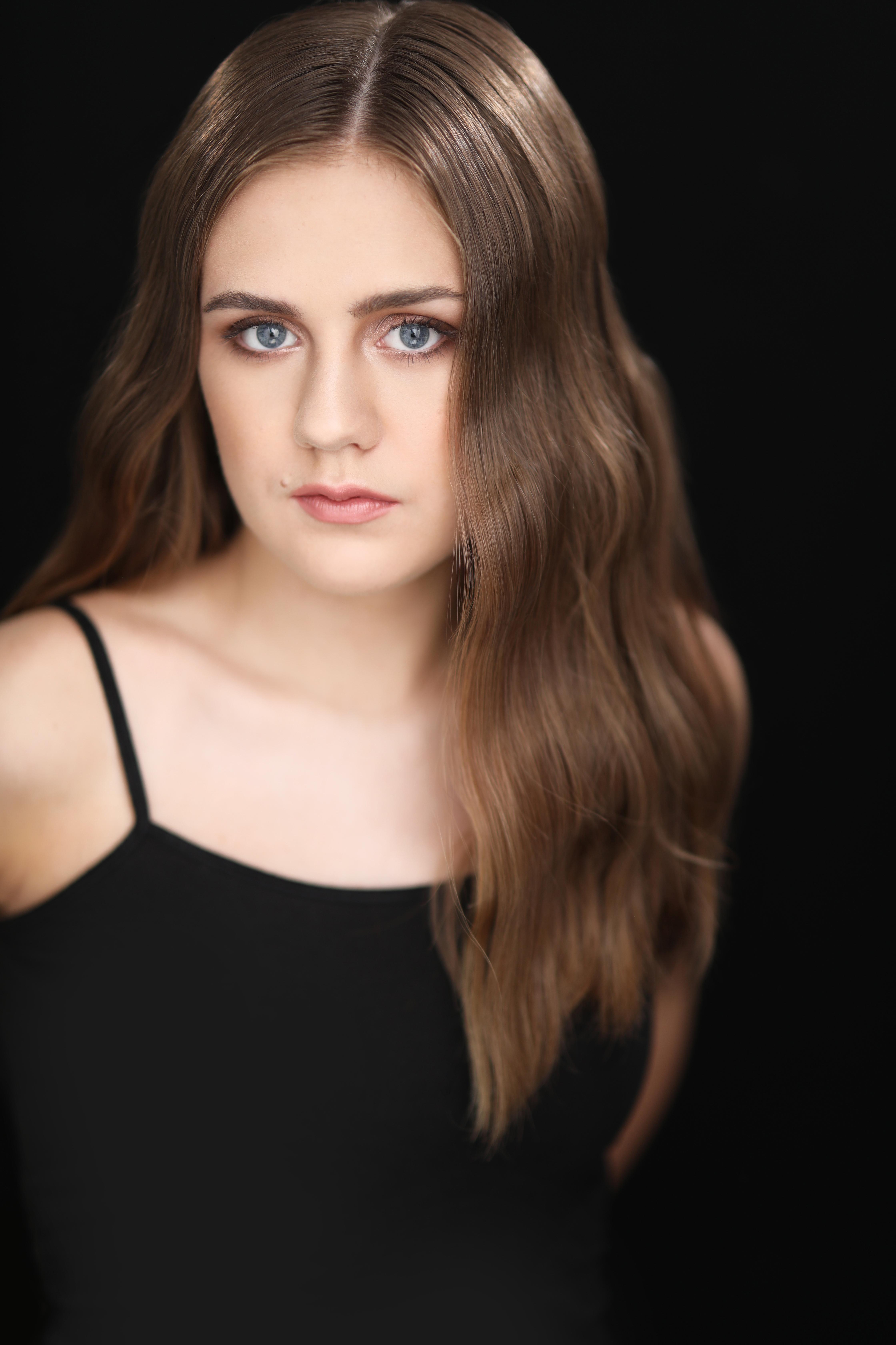 actor Mackenzie Morrow large photo