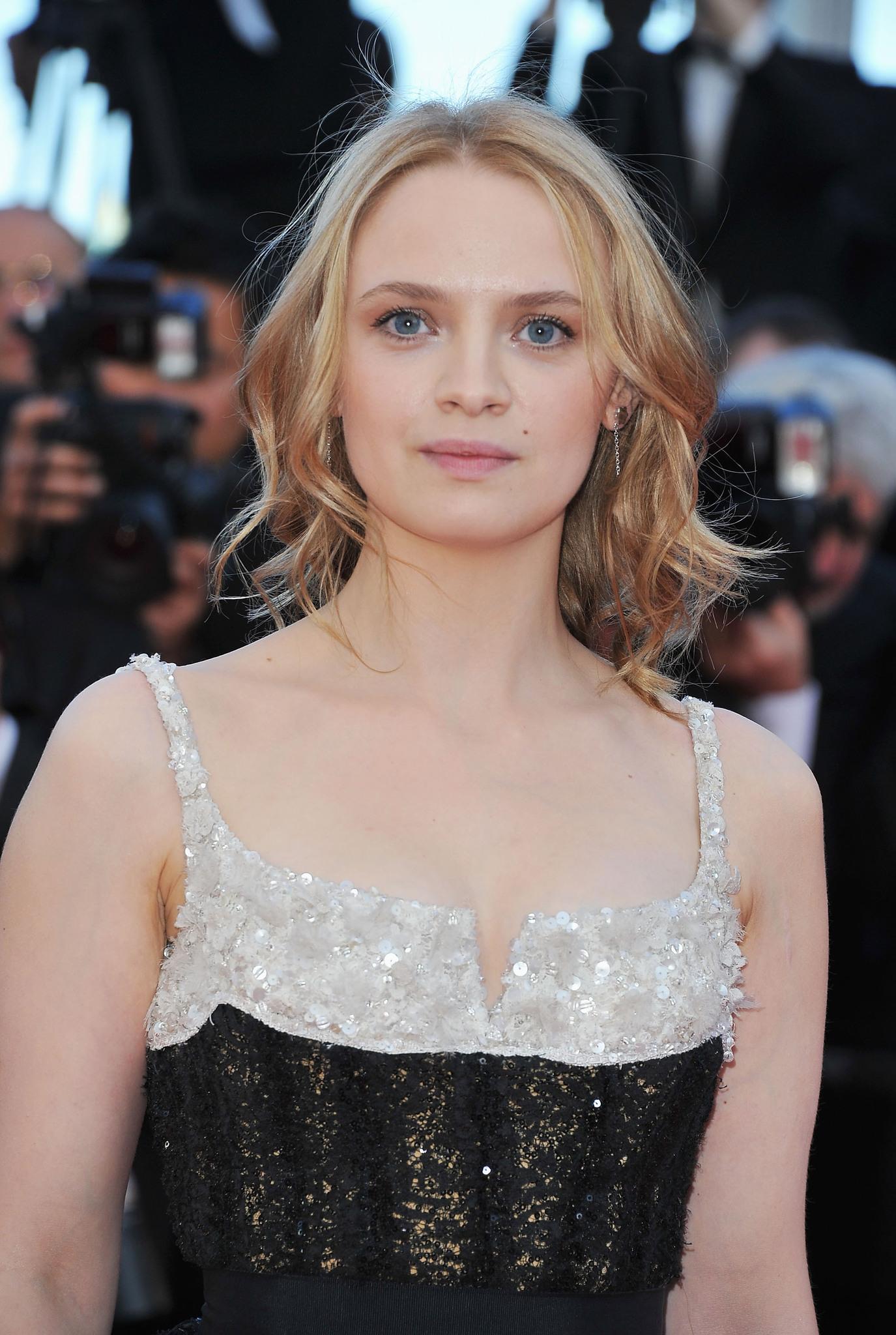 actor Sara Forestier large photo