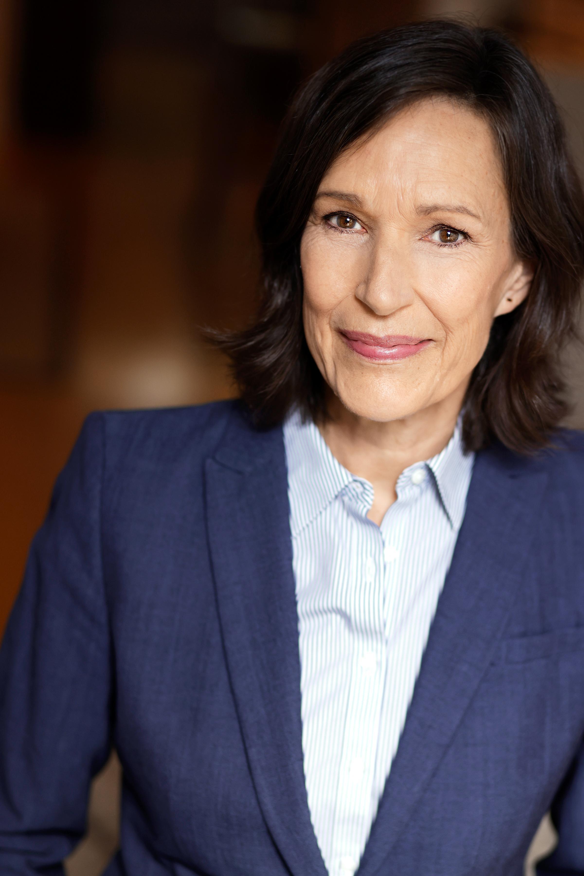 actor Carrie Stauber large photo