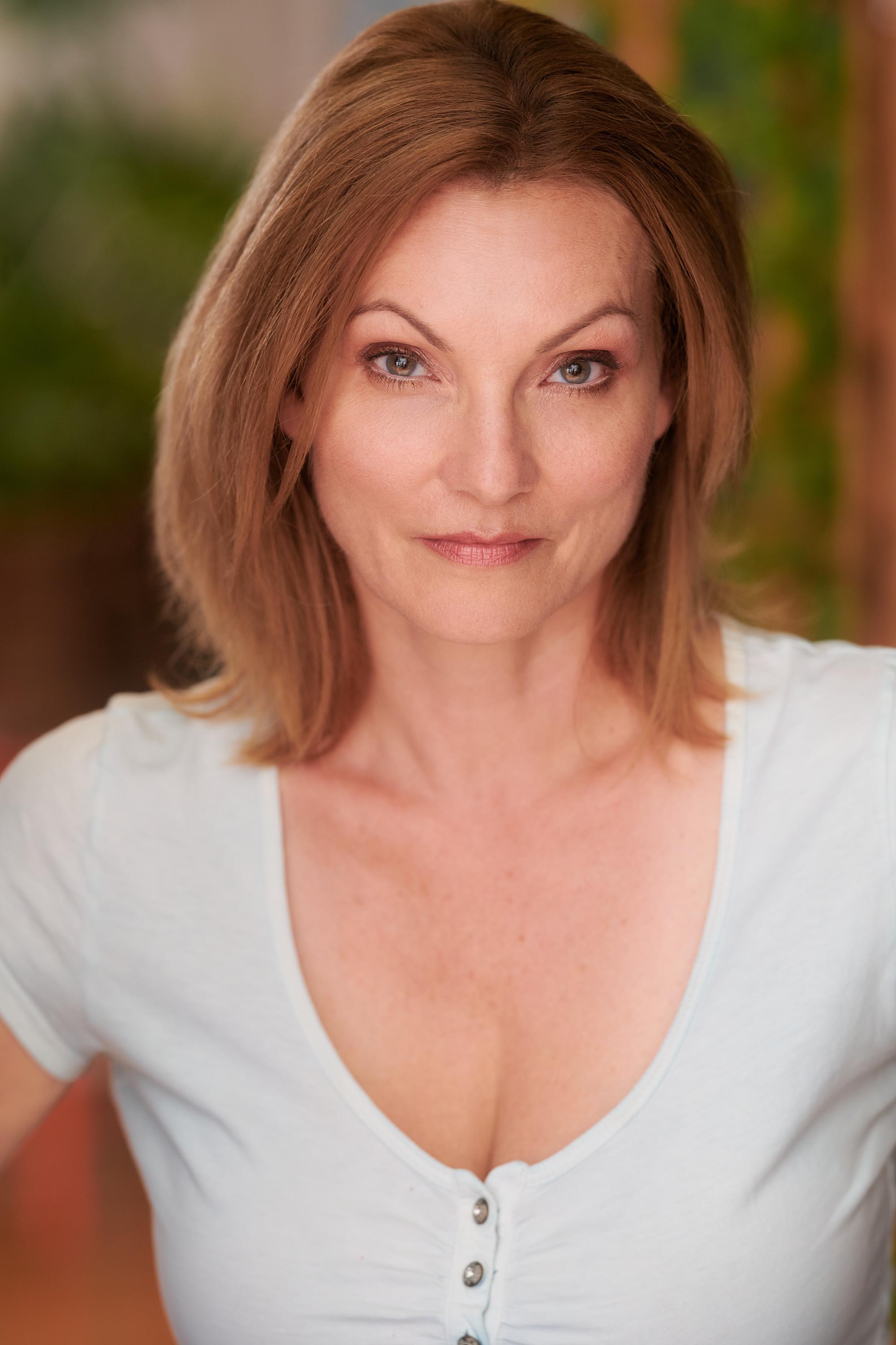 actor Kelly Reich large photo